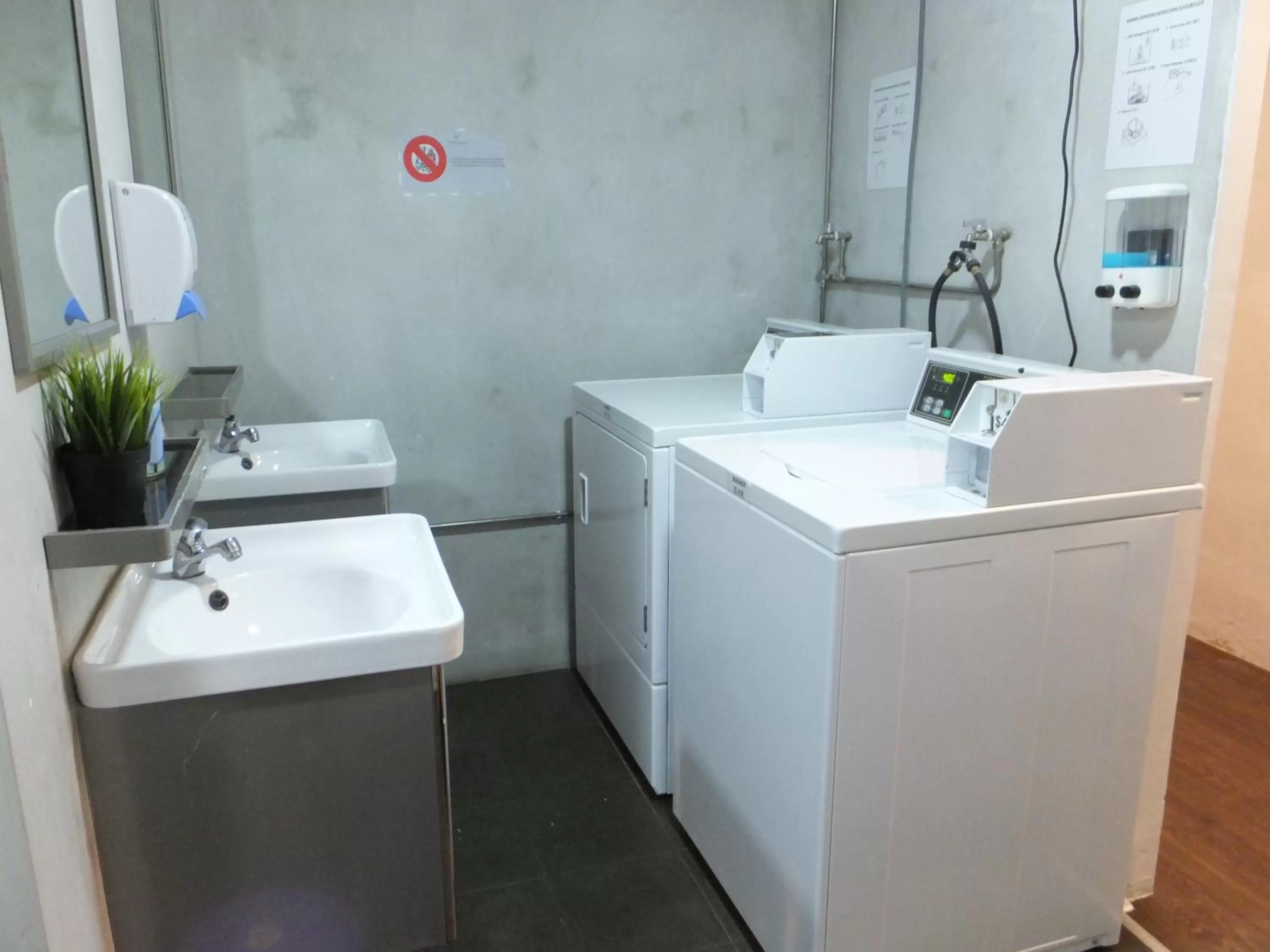 Area and facilities in 7 Wonders Boutique Capsule