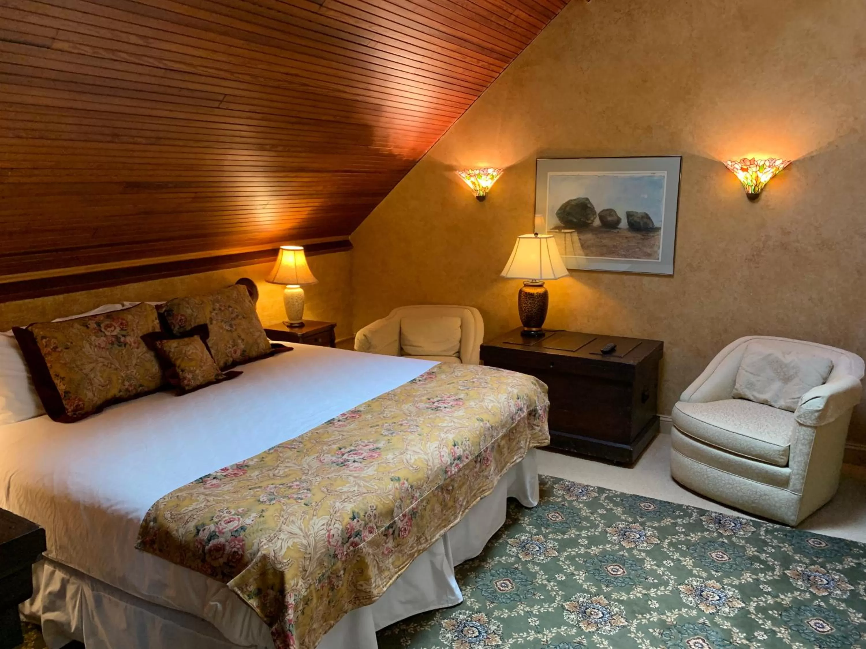 Bed in Belfry Inn and Bistro