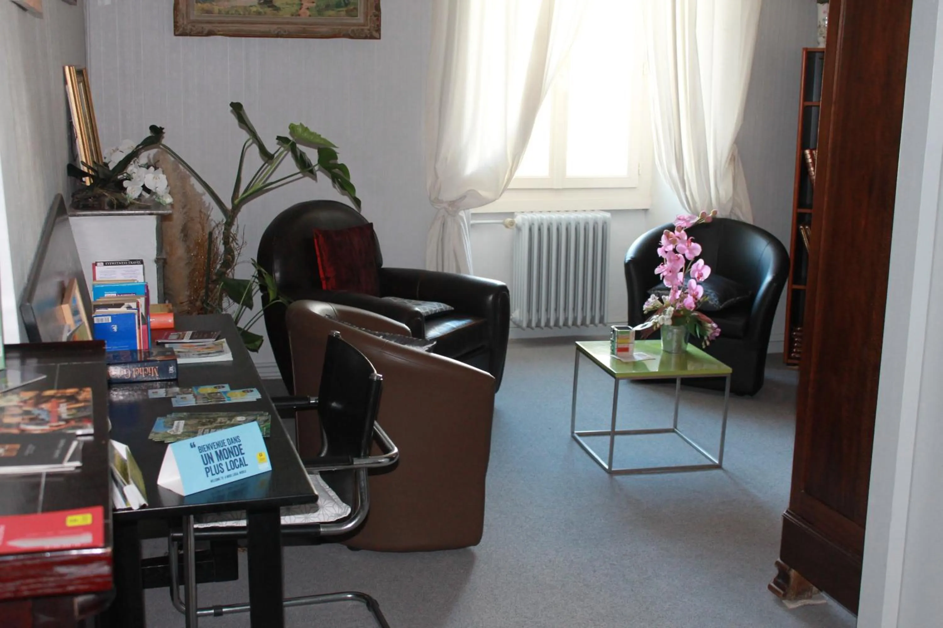 Logis Hotels- Auberge de la Tour - Hôtel et restaurant