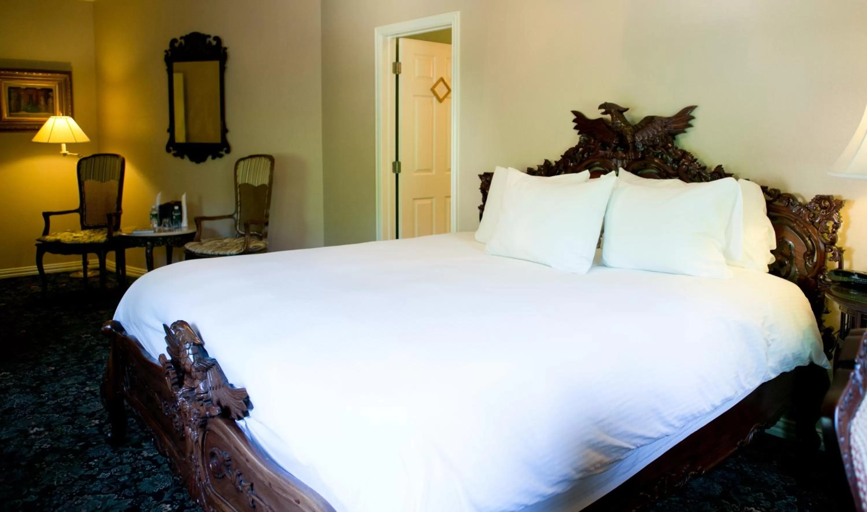 Photo of the whole room, Bed in The Sanford House Inn & Spa