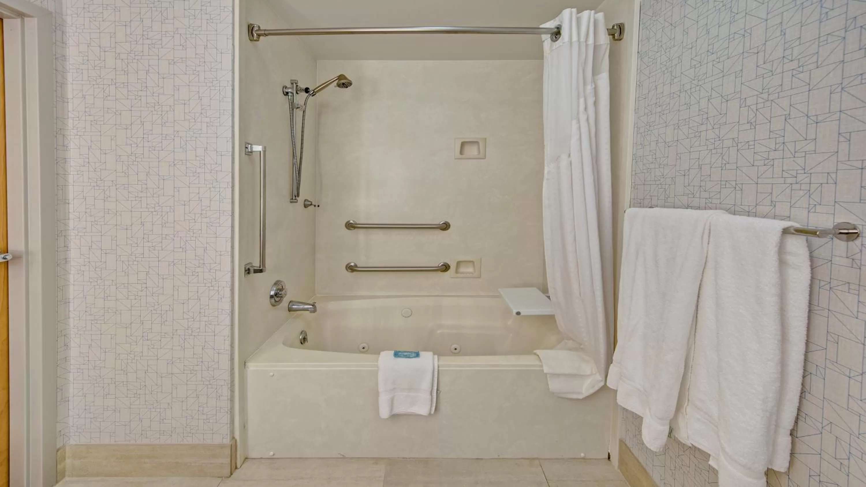 Bathroom in Holiday Inn Express Hotel & Suites London by IHG