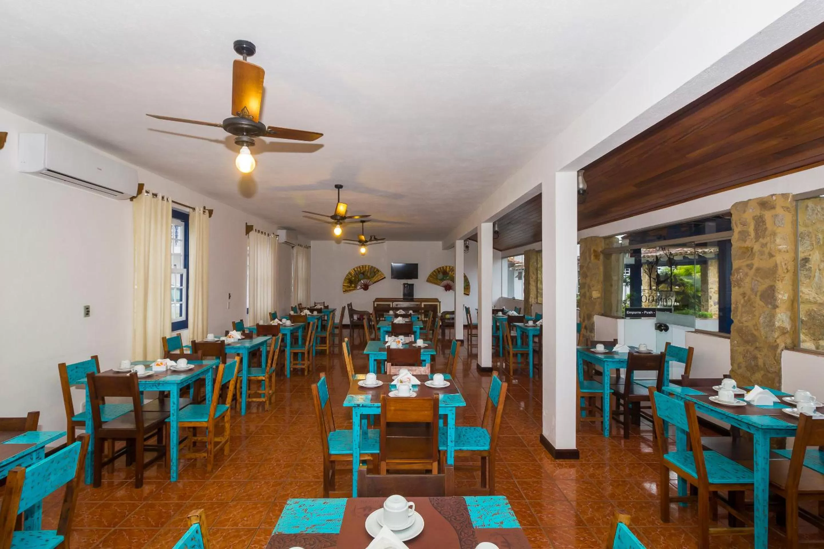 Restaurant/Places to Eat in Pousada Aconchego