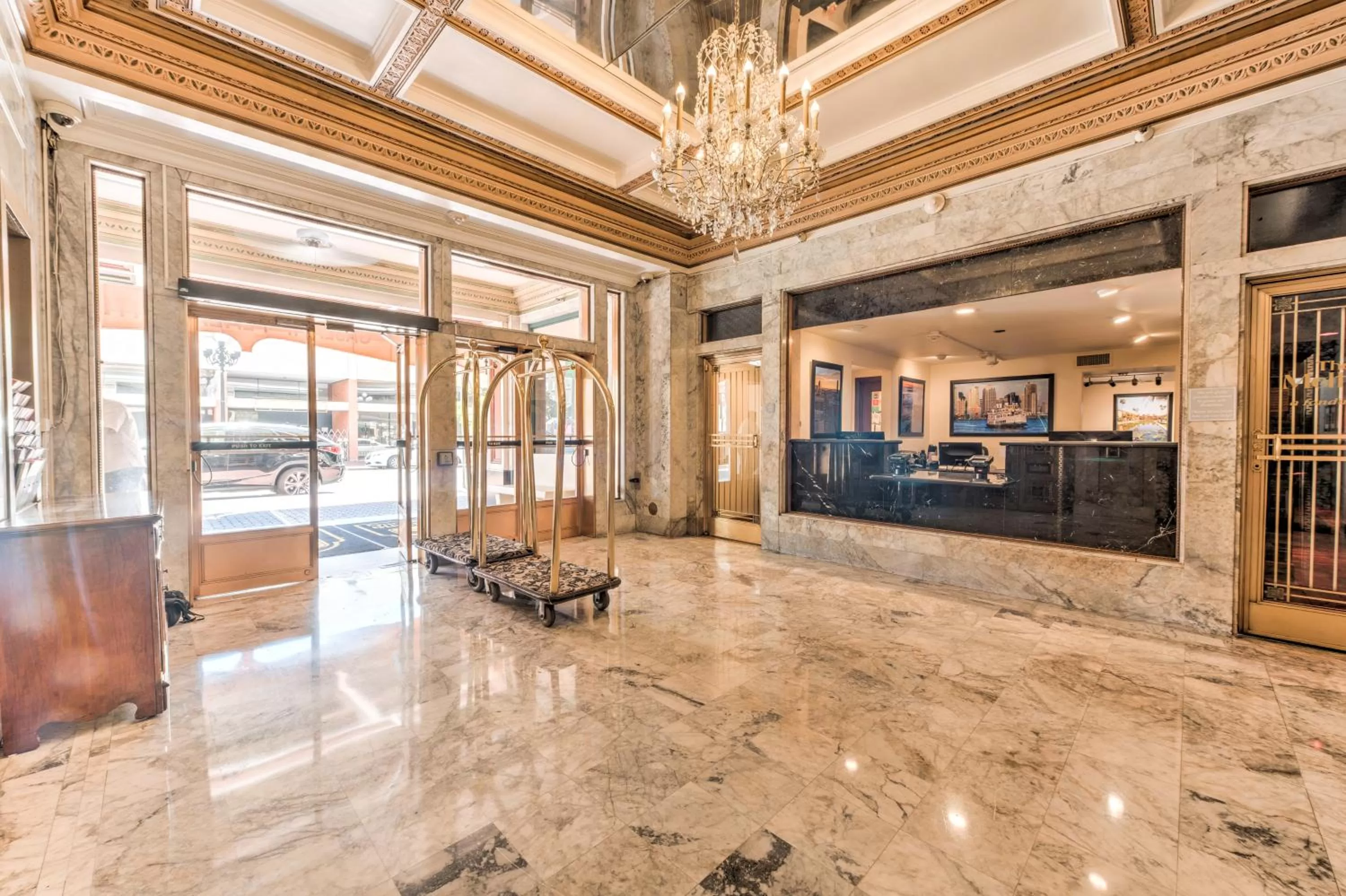 Lobby or reception in Gaslamp Plaza Suites