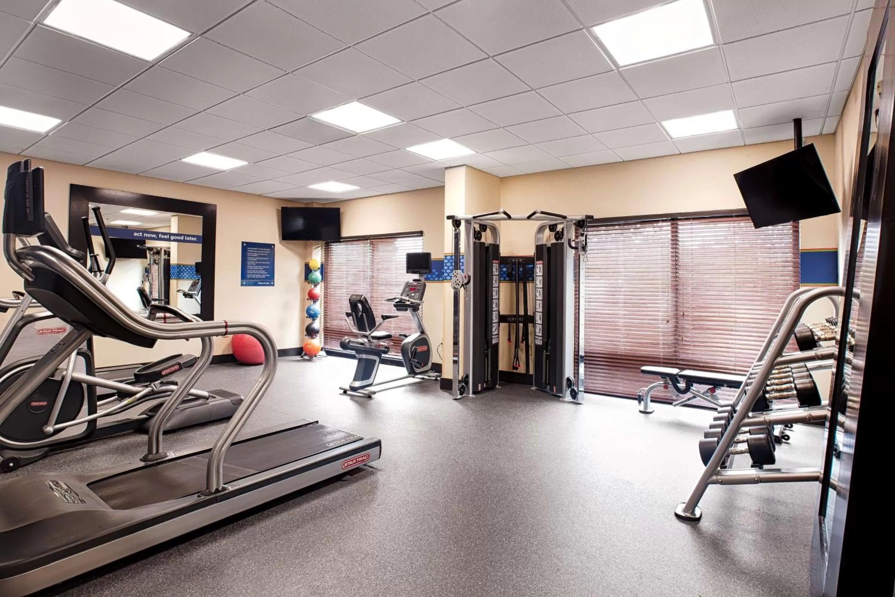 Fitness centre/facilities in Hampton Inn Morganton