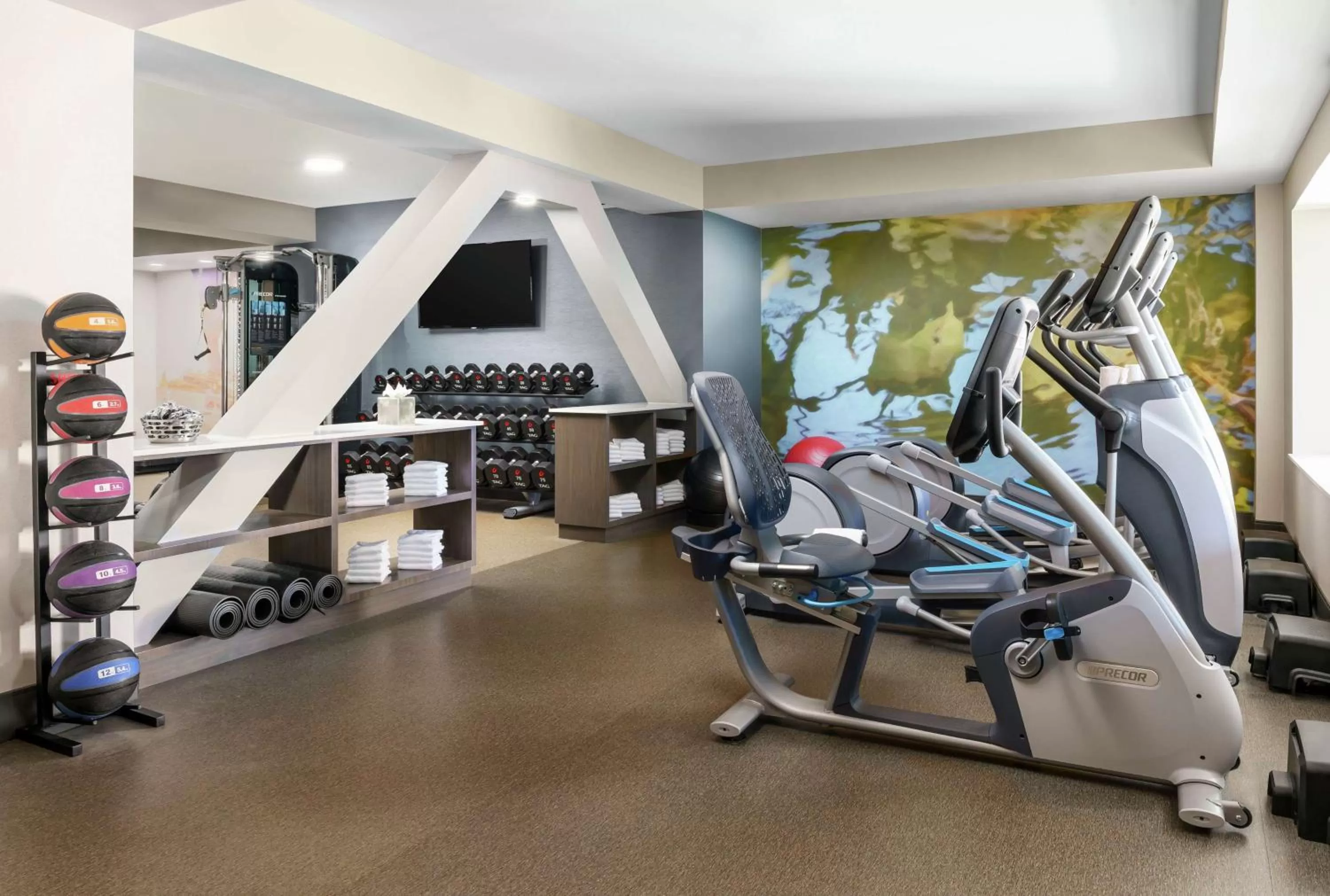 Fitness centre/facilities in DoubleTree by Hilton Orlando Airport Hotel