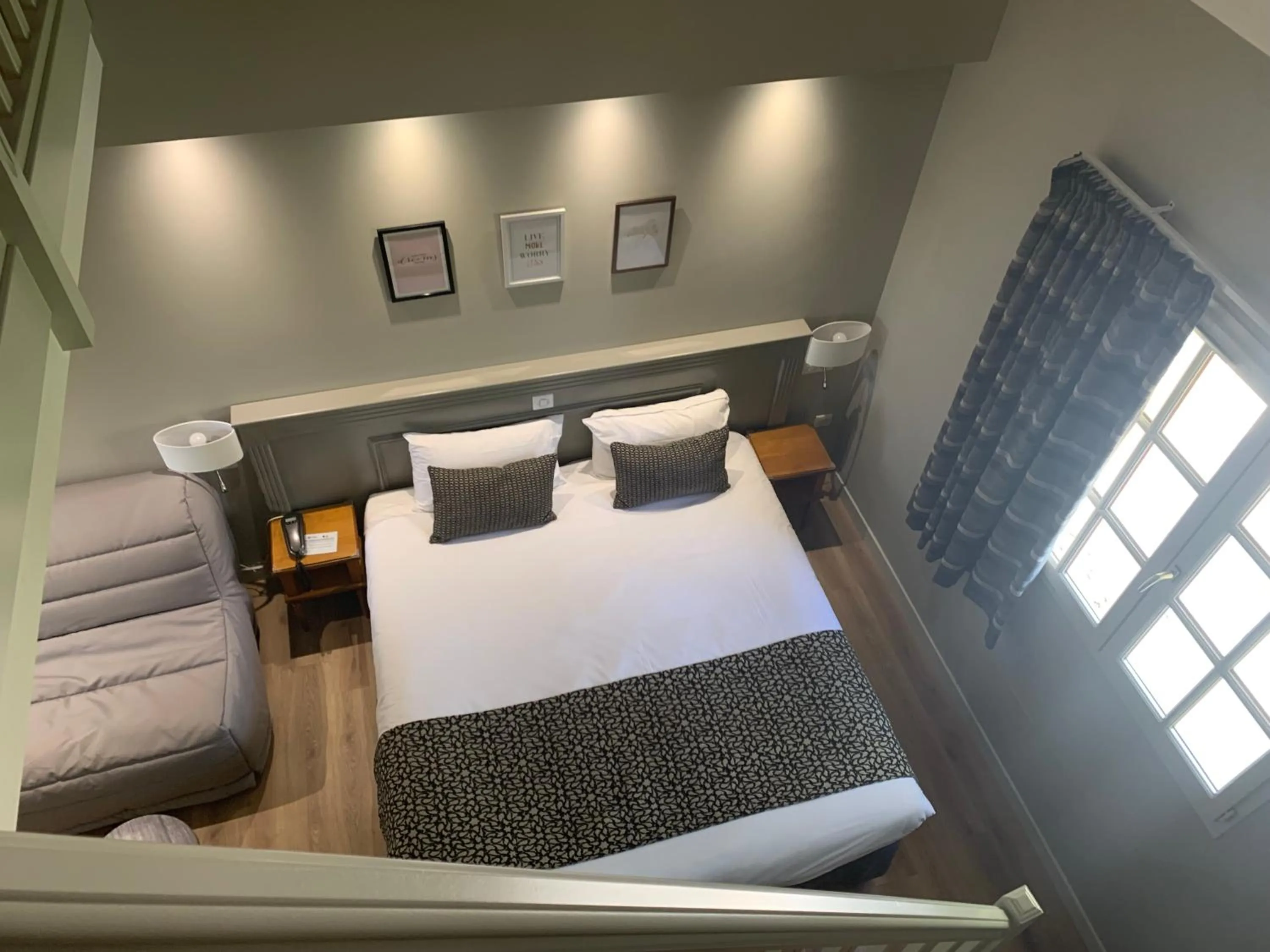 Bed in Logis Hôtel Restaurant Le Moulin de la Coudre