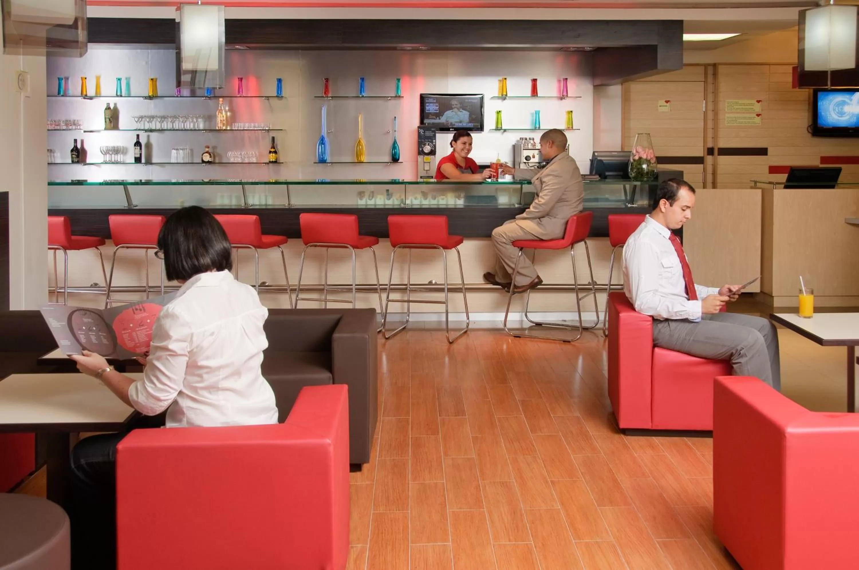 Lounge or bar in Ibis Hermosillo