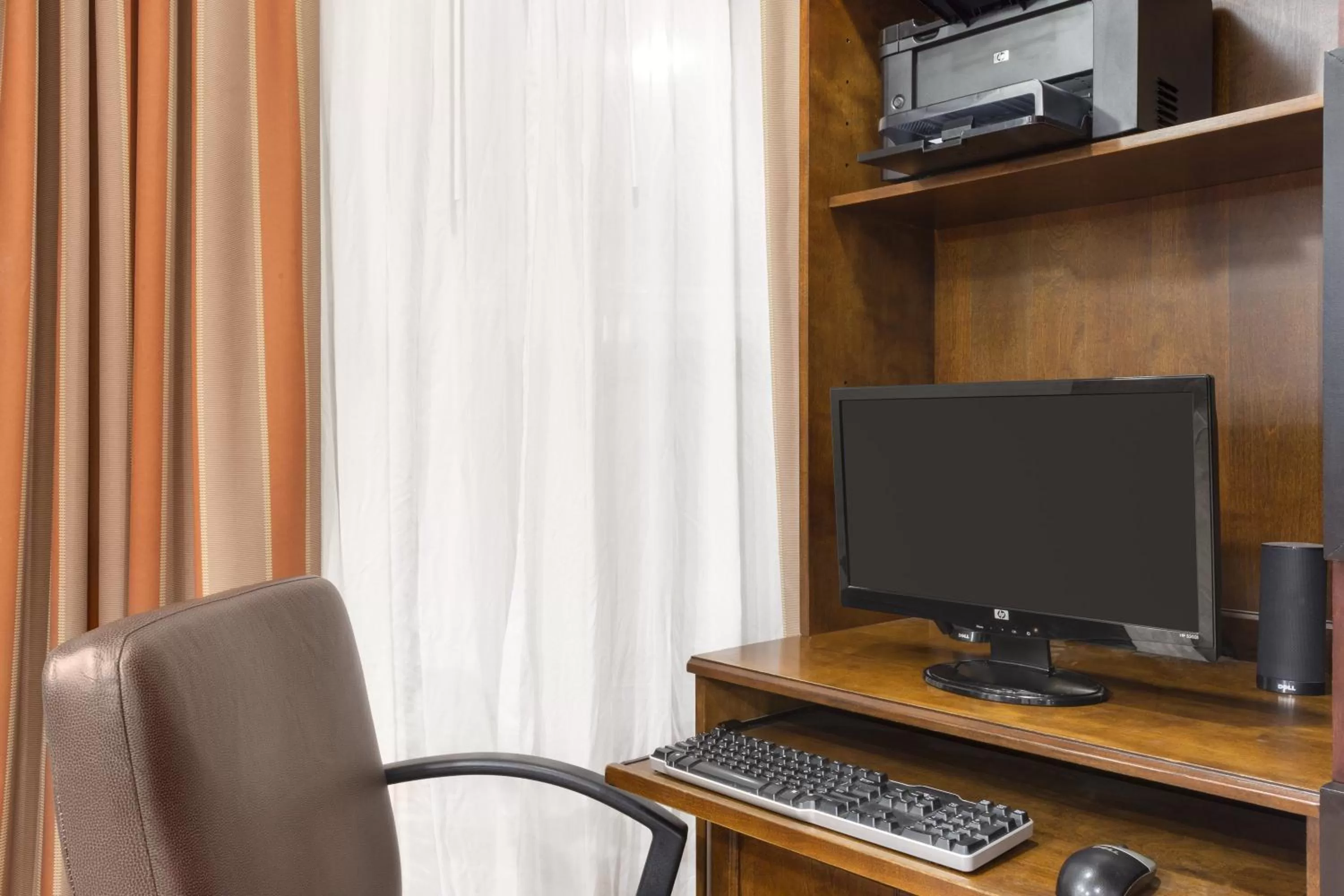 Business facilities, TV/Entertainment Center in Country Inn & Suites by Radisson, Knoxville West, TN