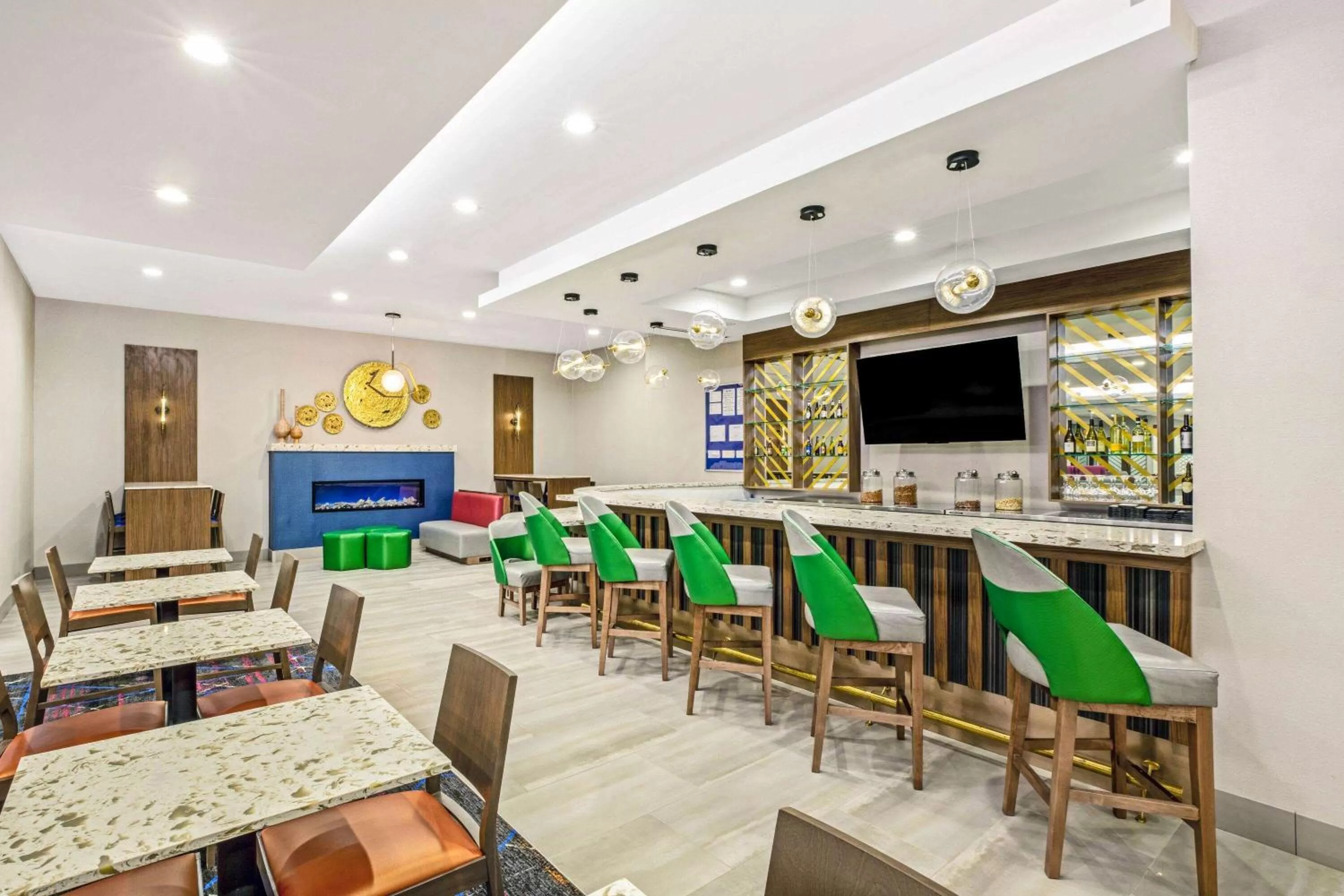 Lobby or reception in La Quinta by Wyndham Waco Baylor Downtown