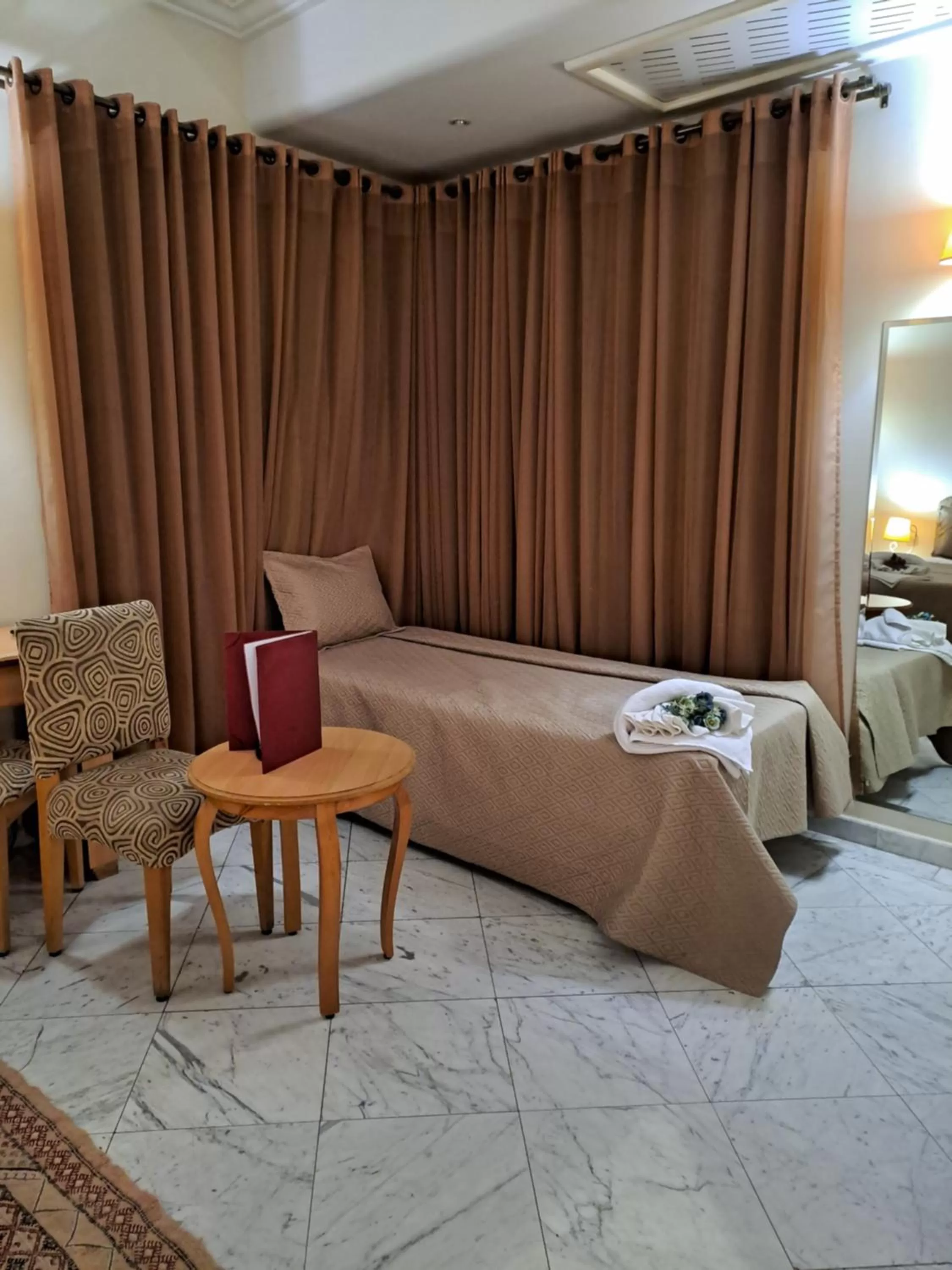 Bed in HOTEL LAFAYETTE