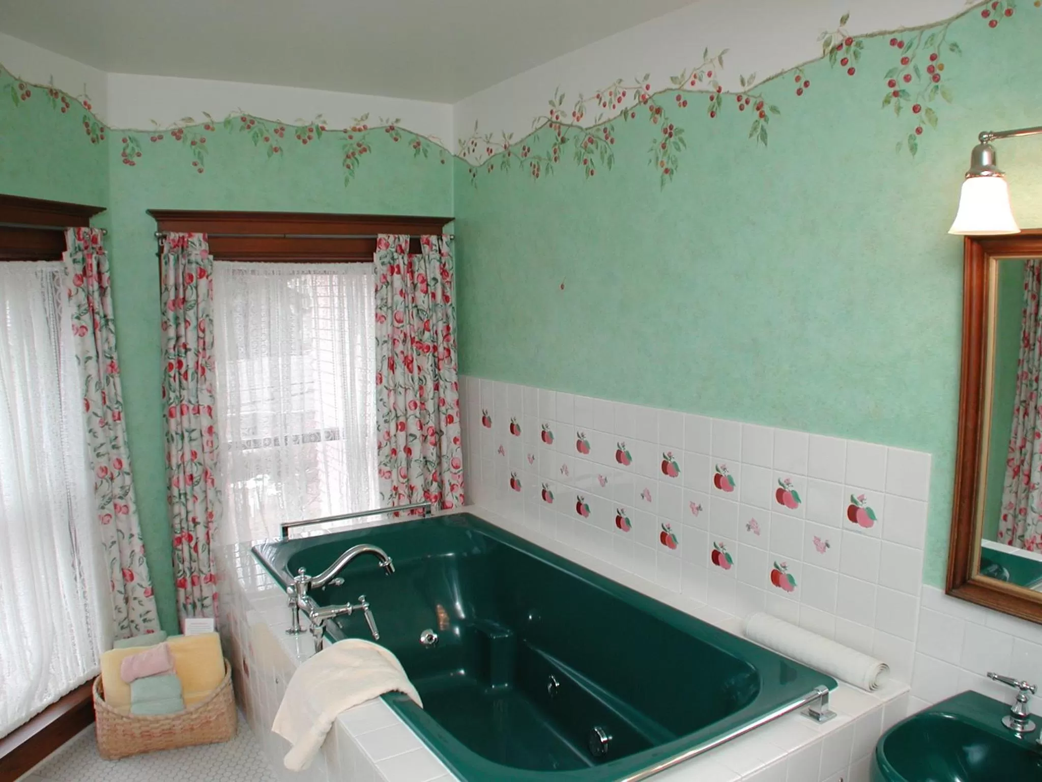Bathroom in White Lace Inn