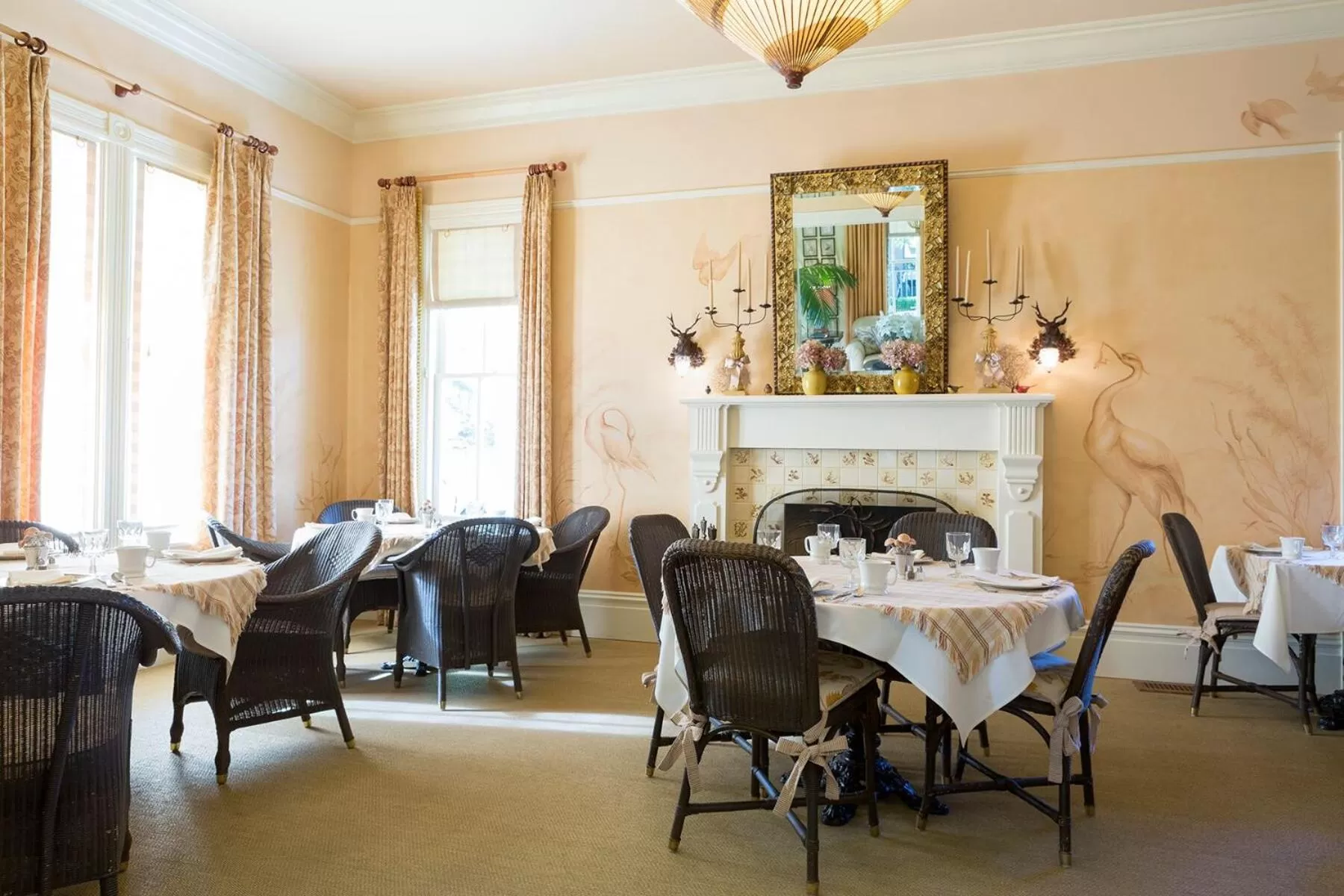 Breakfast in Tallman Hotel