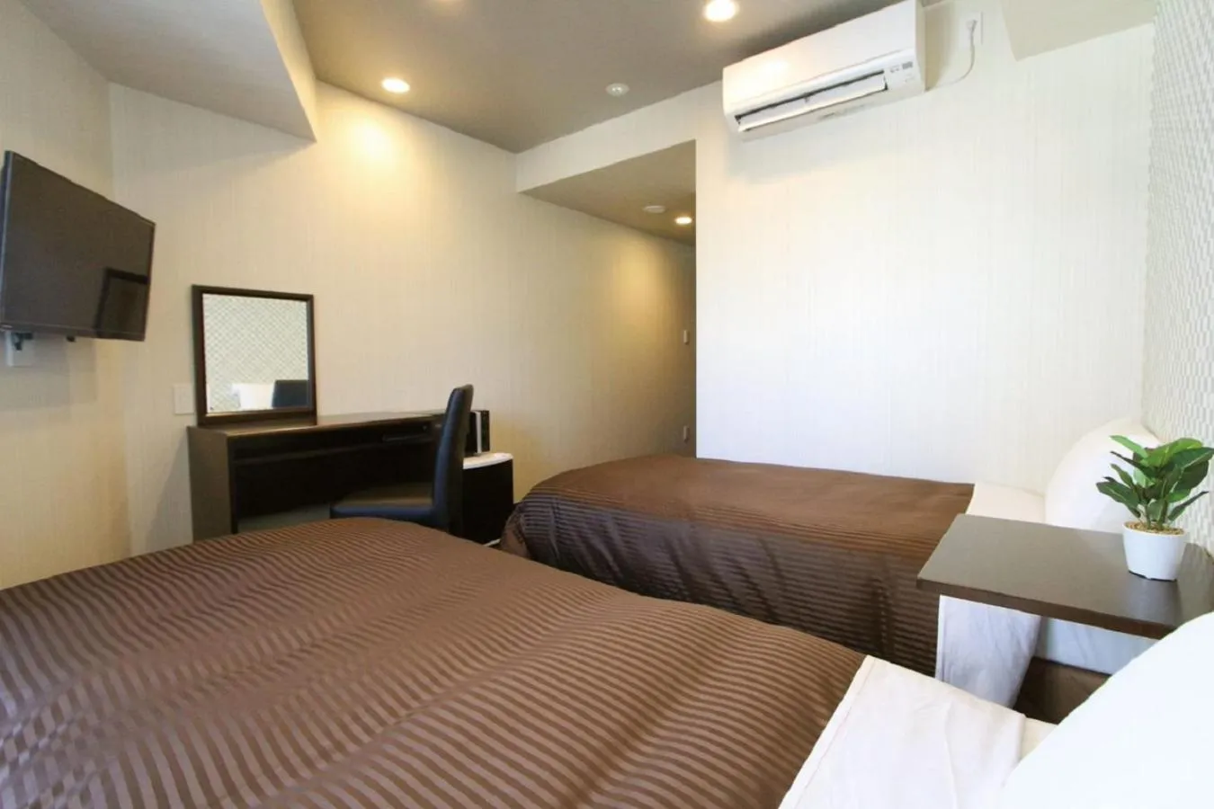 Bed in HOTEL LiVEMAX Nihonbashi Hakozaki