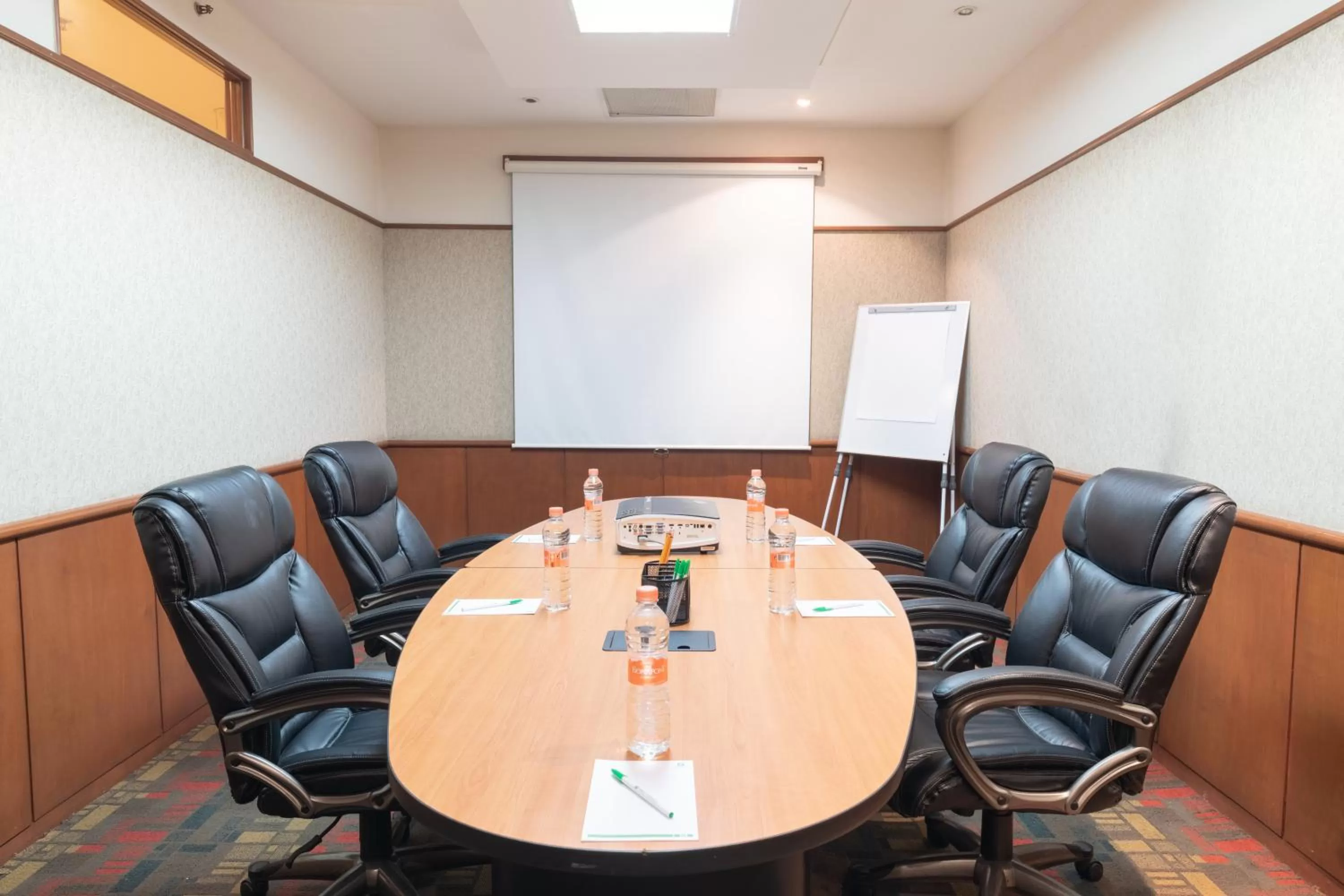 Meeting/conference room in Holiday Inn Guadalajara Expo Plaza del Sol by IHG