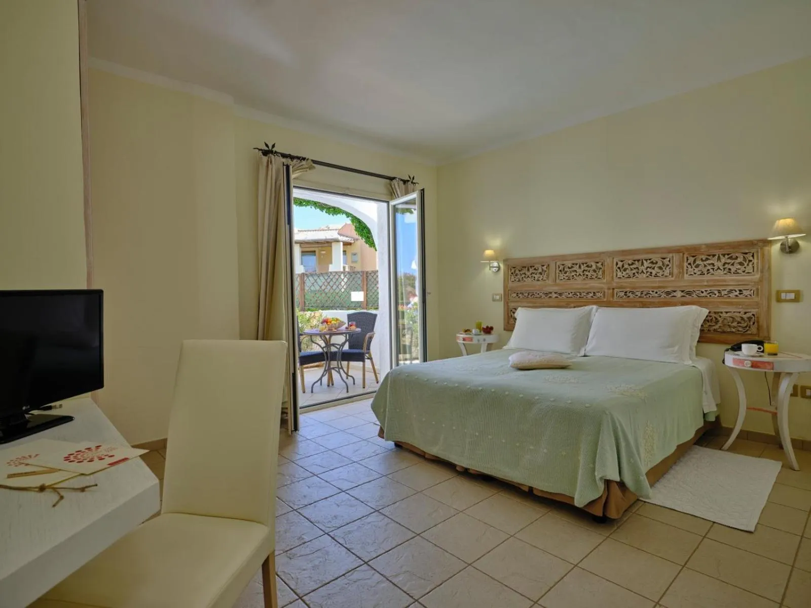 Bedroom, Bed in Dolce Vita Boutique Hotel