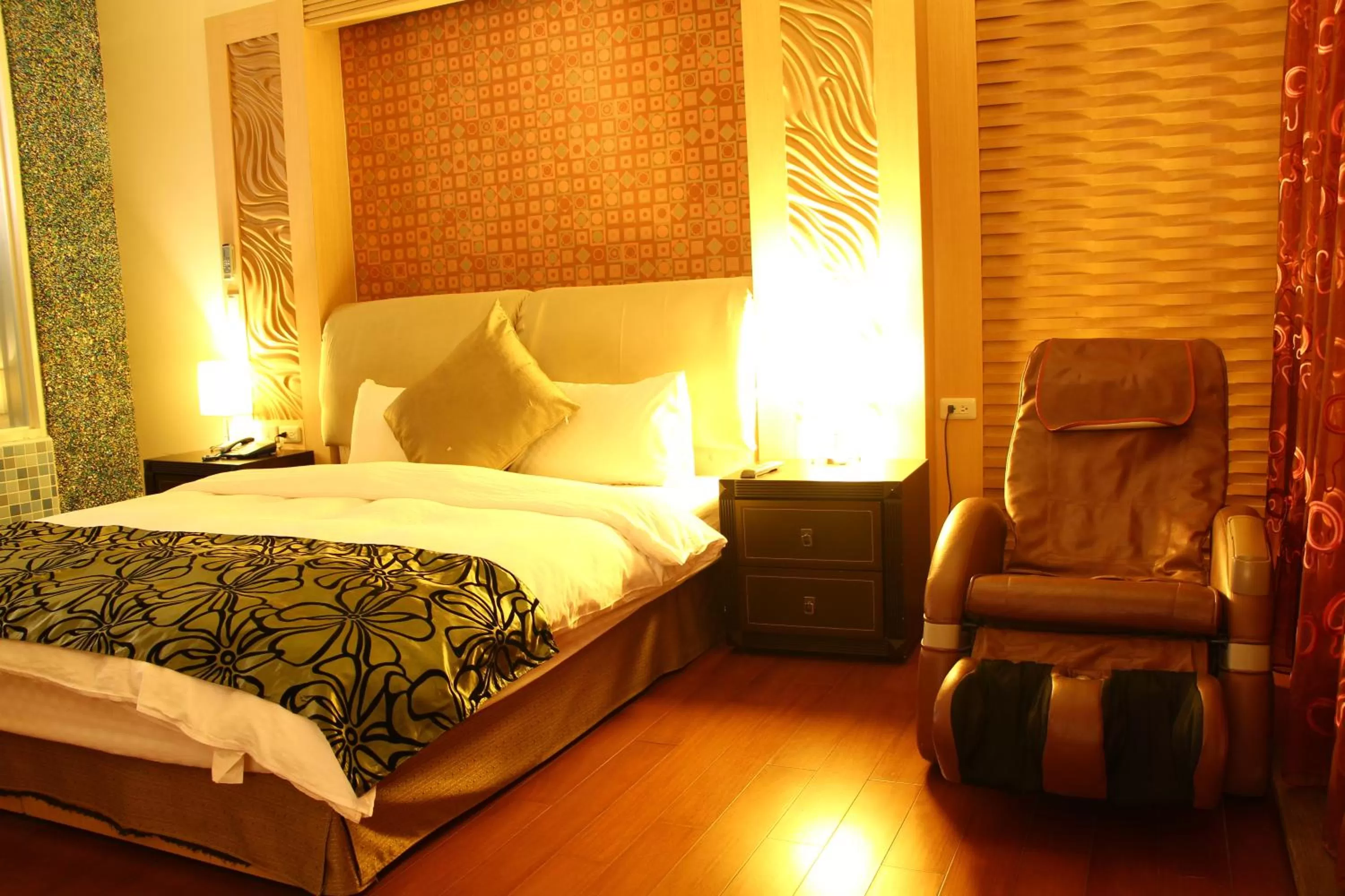 Bedroom, Bed in Constellation Coast B&B