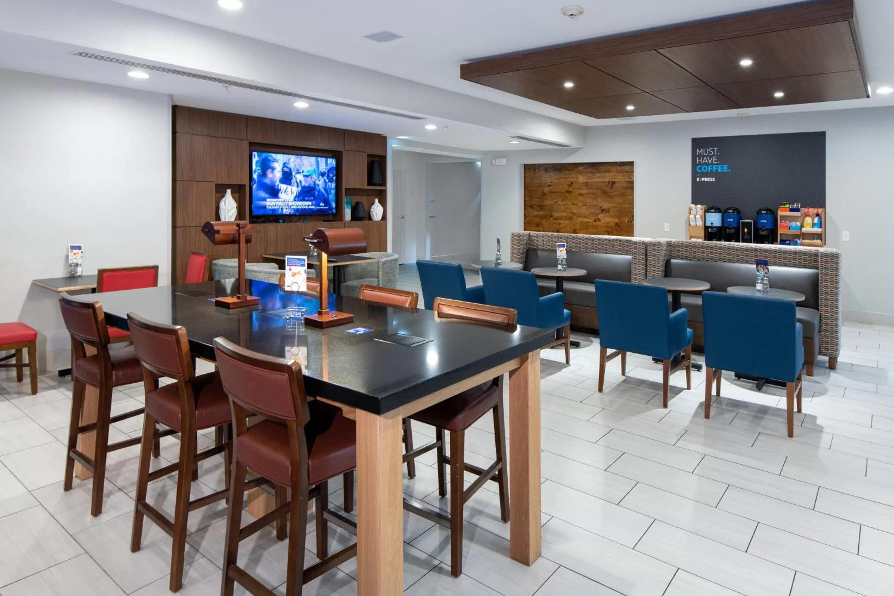 Breakfast in Holiday Inn Express Hotel & Suites Dallas South - DeSoto by IHG