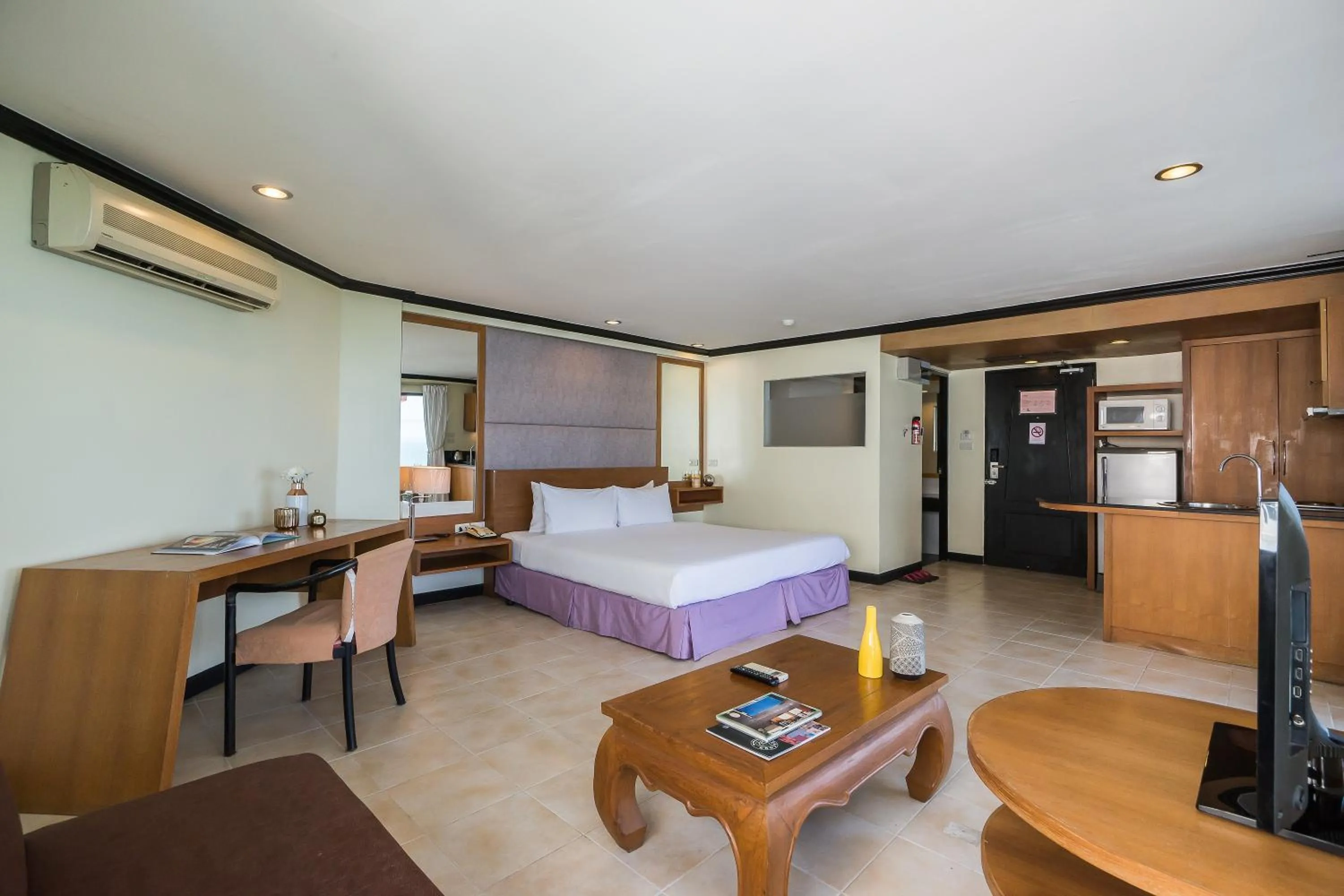 Photo of the whole room, Bed in Bella Villa Metro