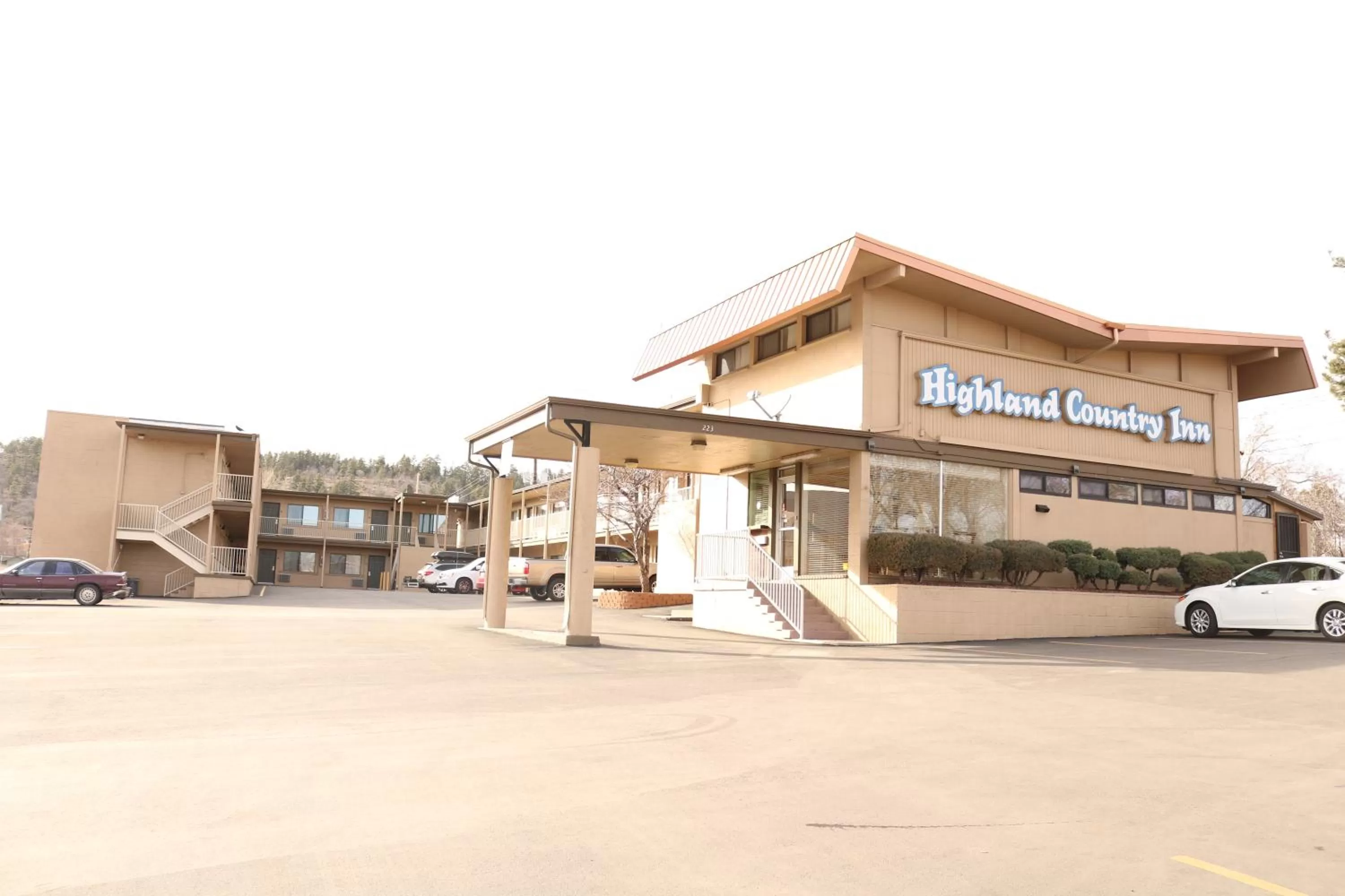 Property building in Highland Country Inn Flagstaff