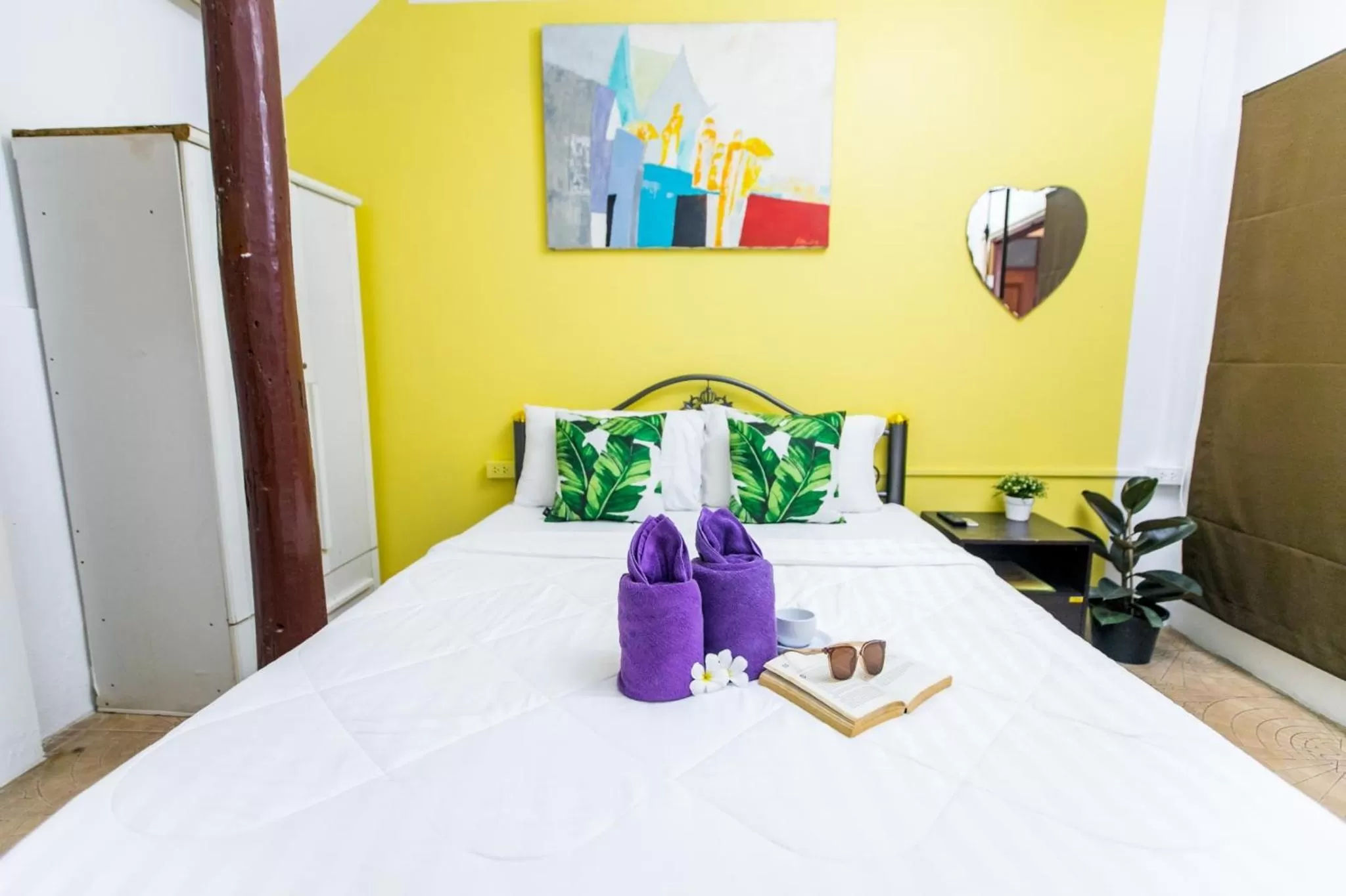 Bed in MANDARIN LODGE by victor