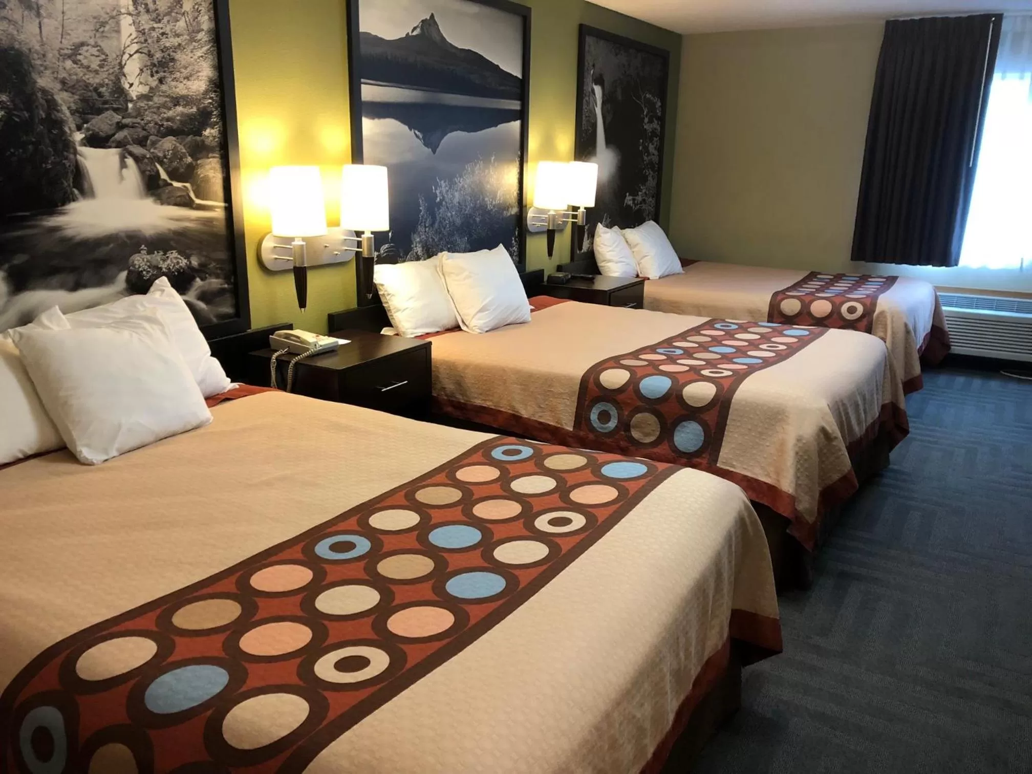 Bedroom, Bed in Super 8 by Wyndham LaGrande