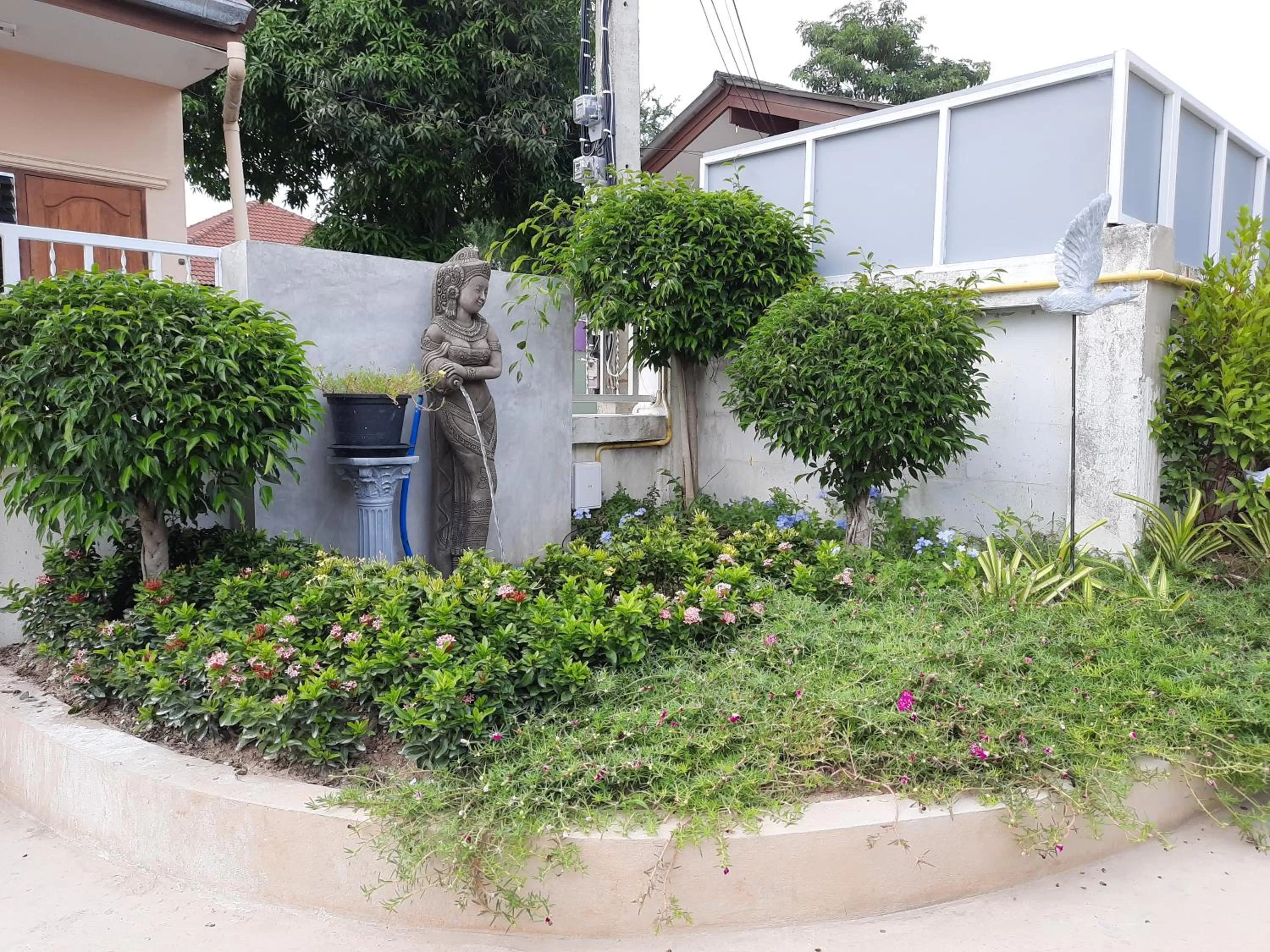 Fancy Carp Resort Hua-Hin