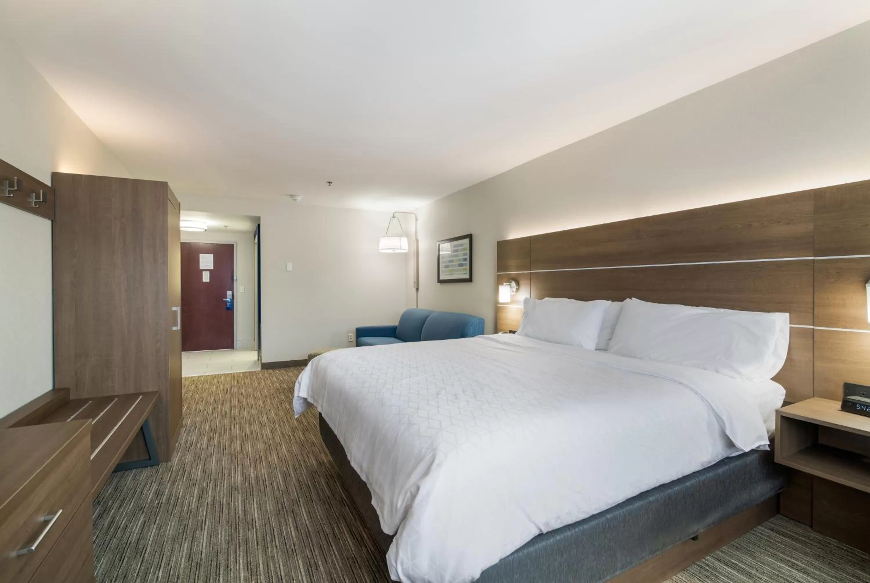 Bedroom, Bed in Holiday Inn Express - Plymouth by IHG
