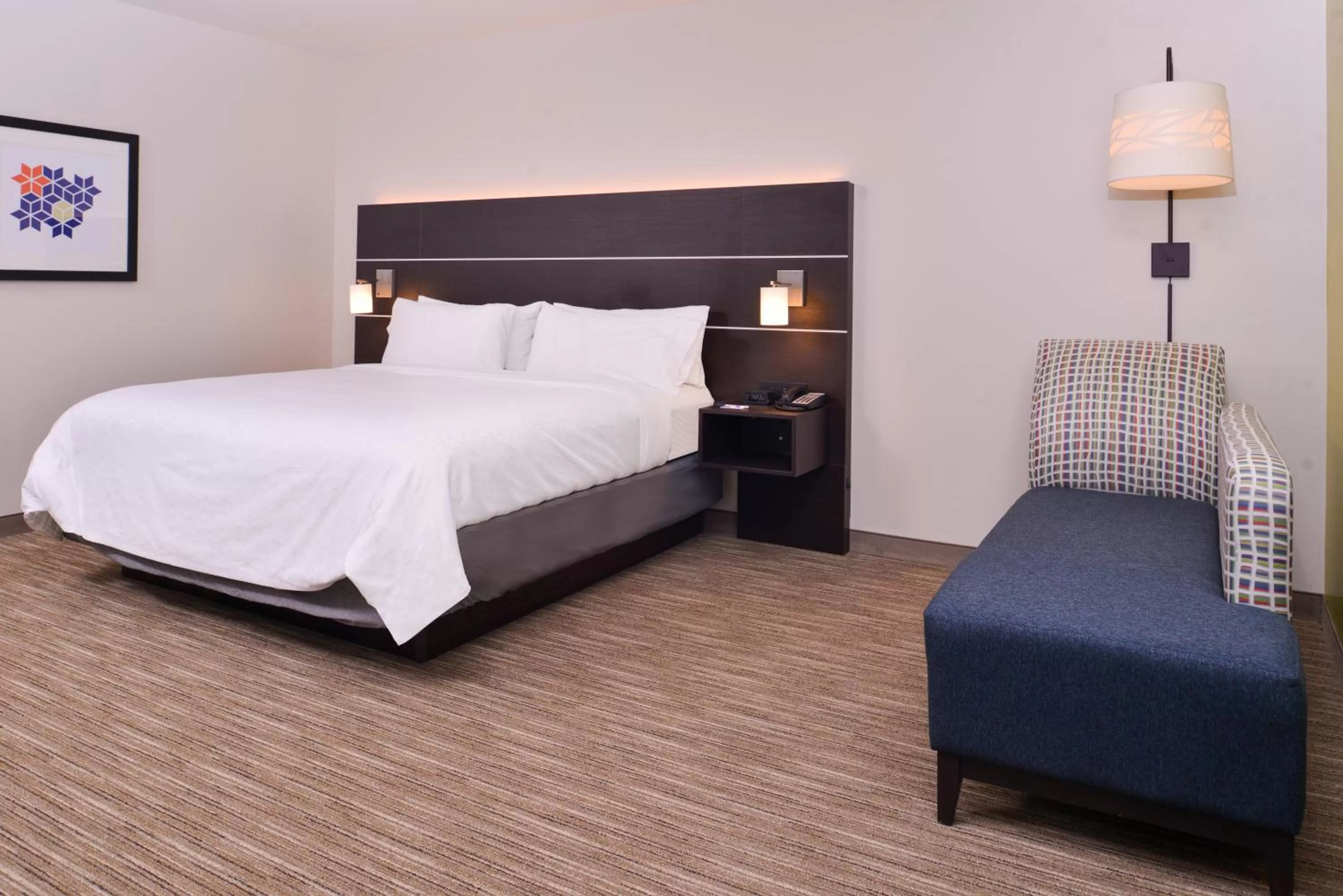 Photo of the whole room, Bed in Holiday Inn Express & Suites - Mall of America - MSP Airport by IHG