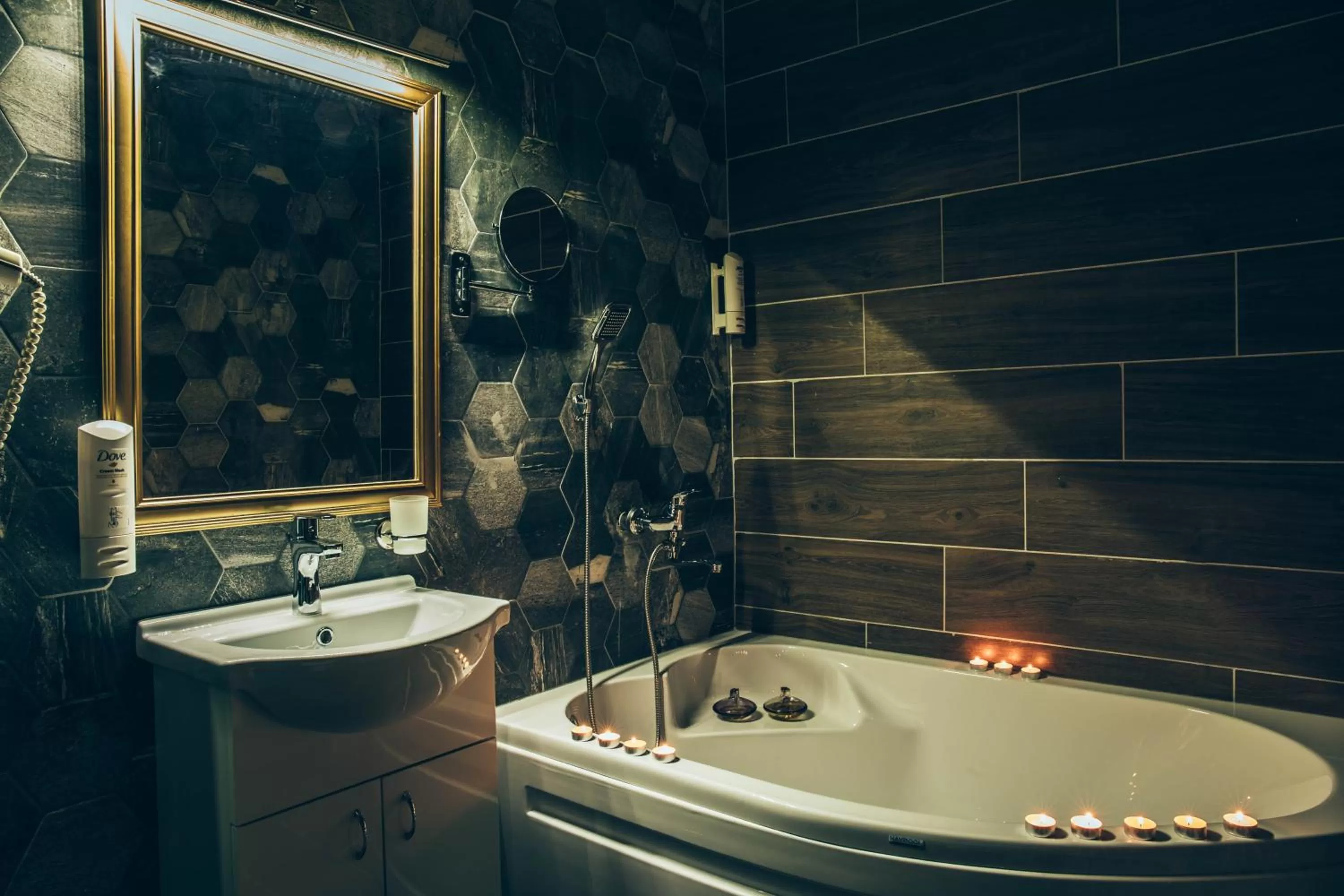 Shower in Hotel Super 8