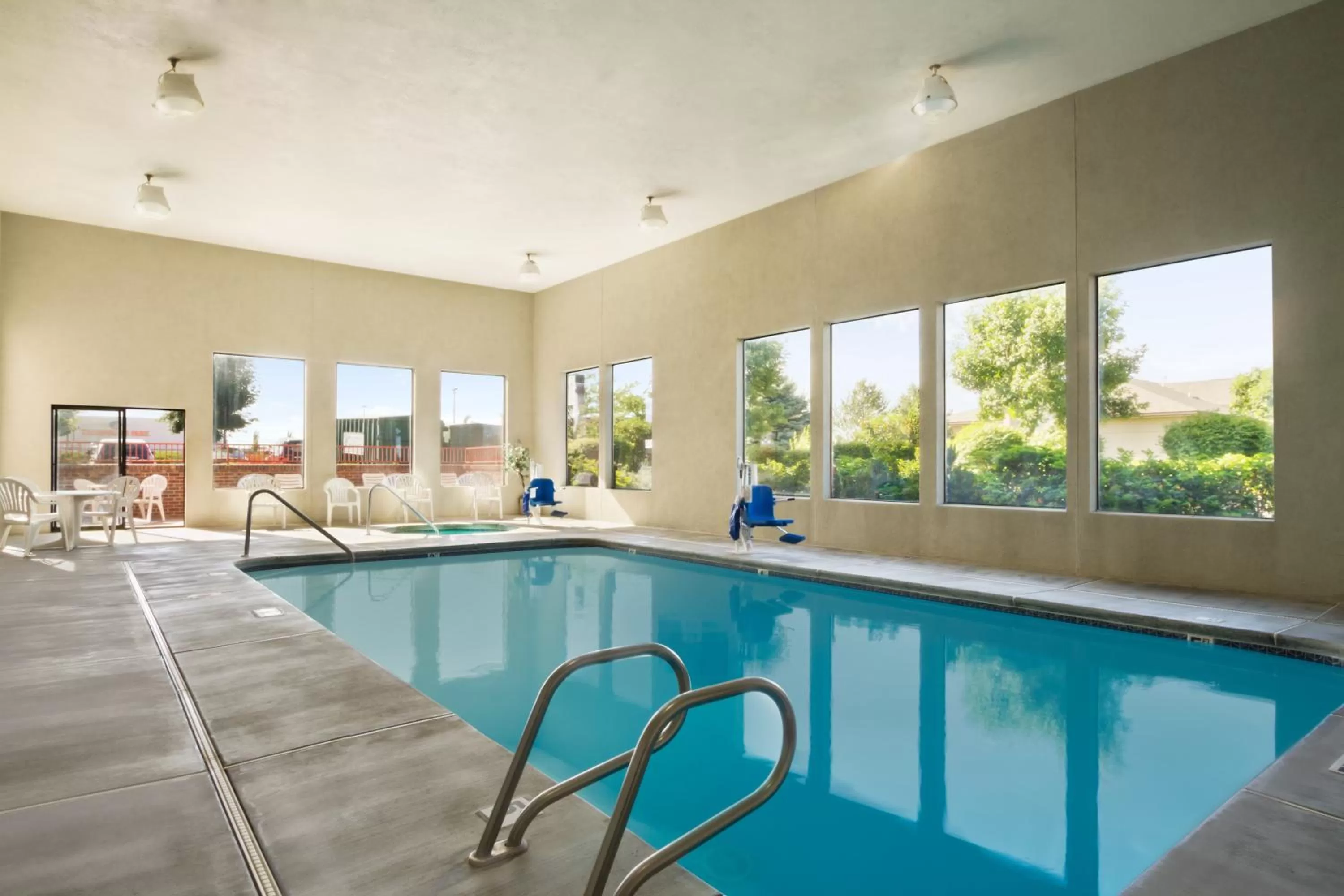 Swimming pool in Super 8 by Wyndham Kennewick
