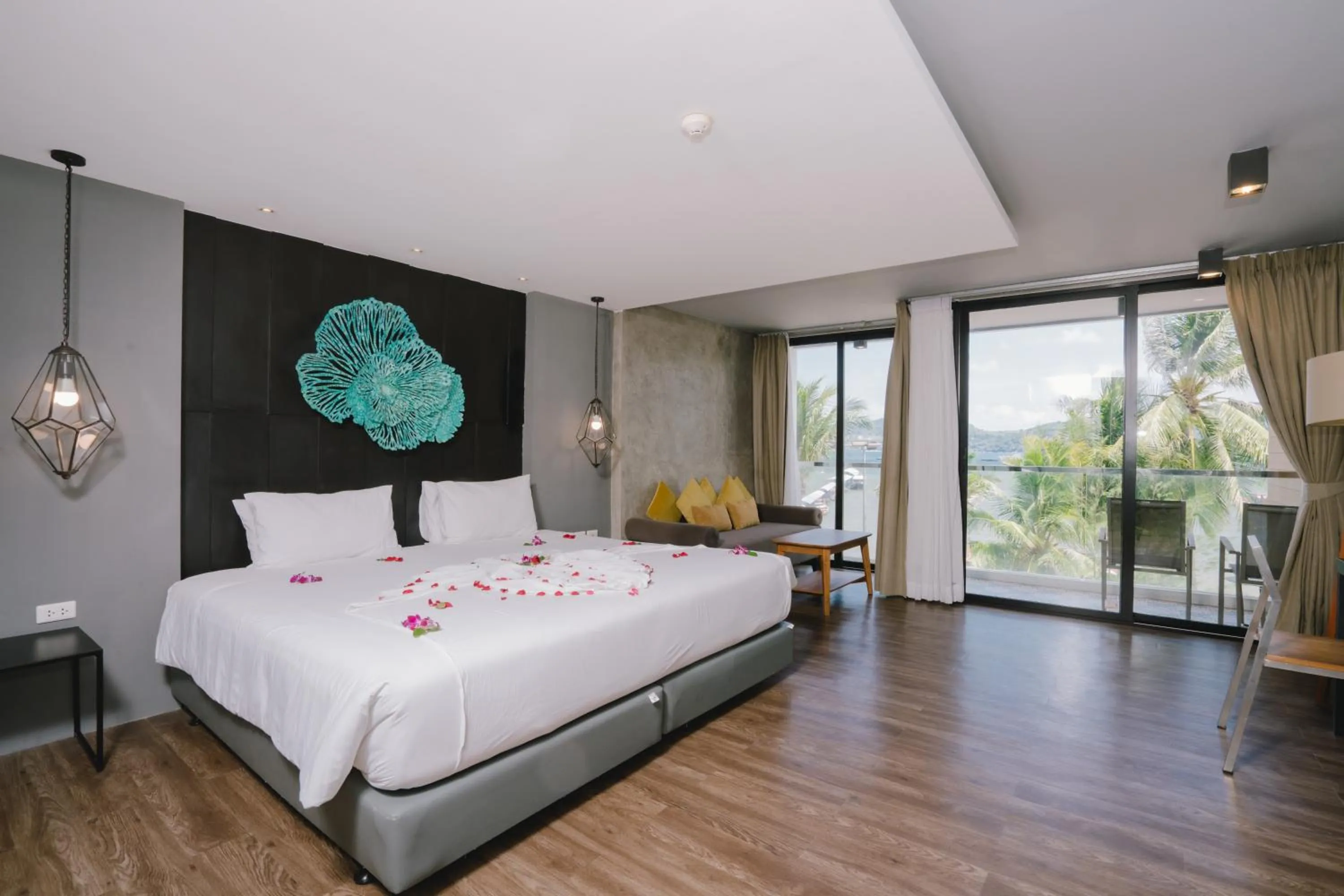 Bed in Patong Signature Boutique Hotel