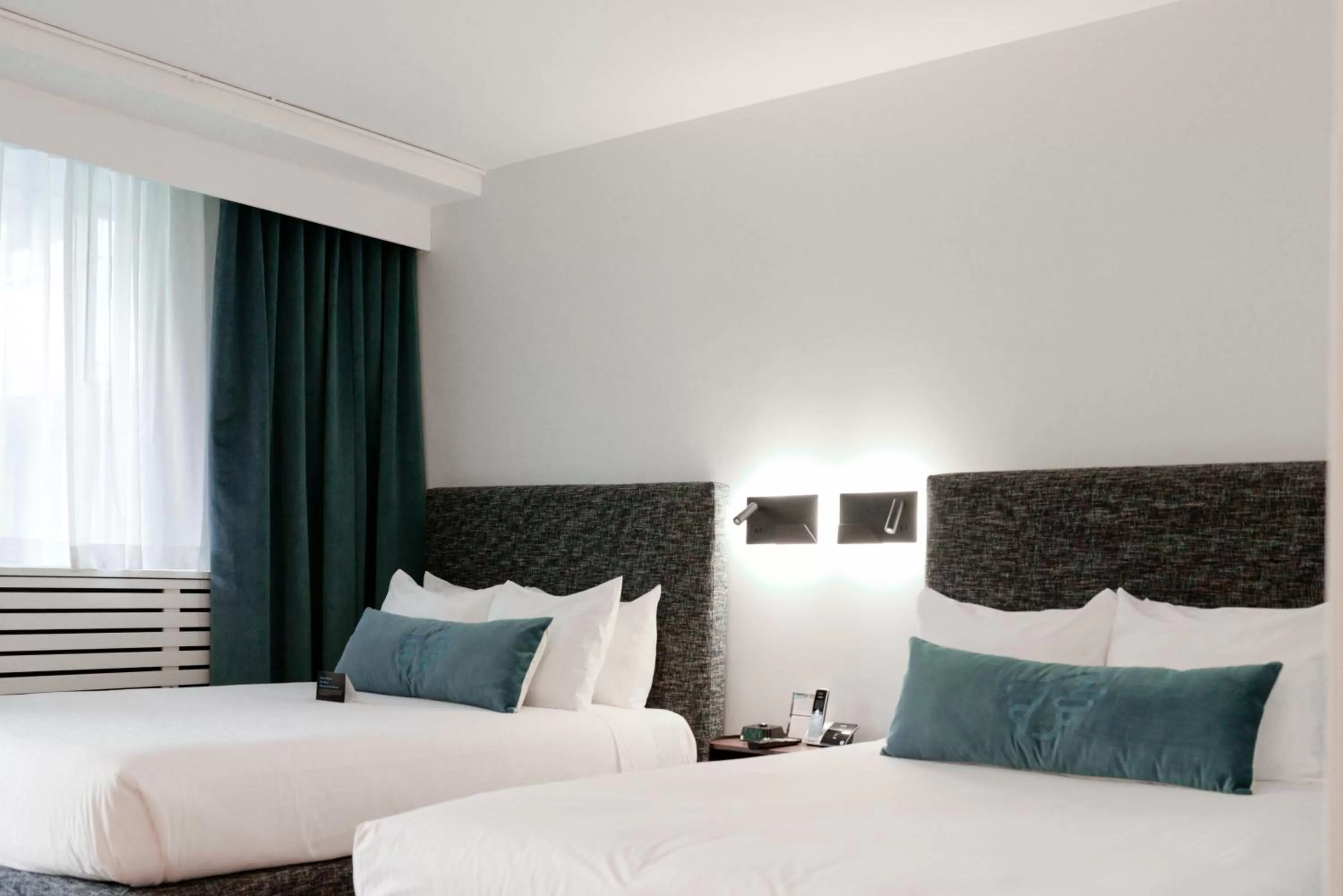 Bedroom, Bed in The Burrard