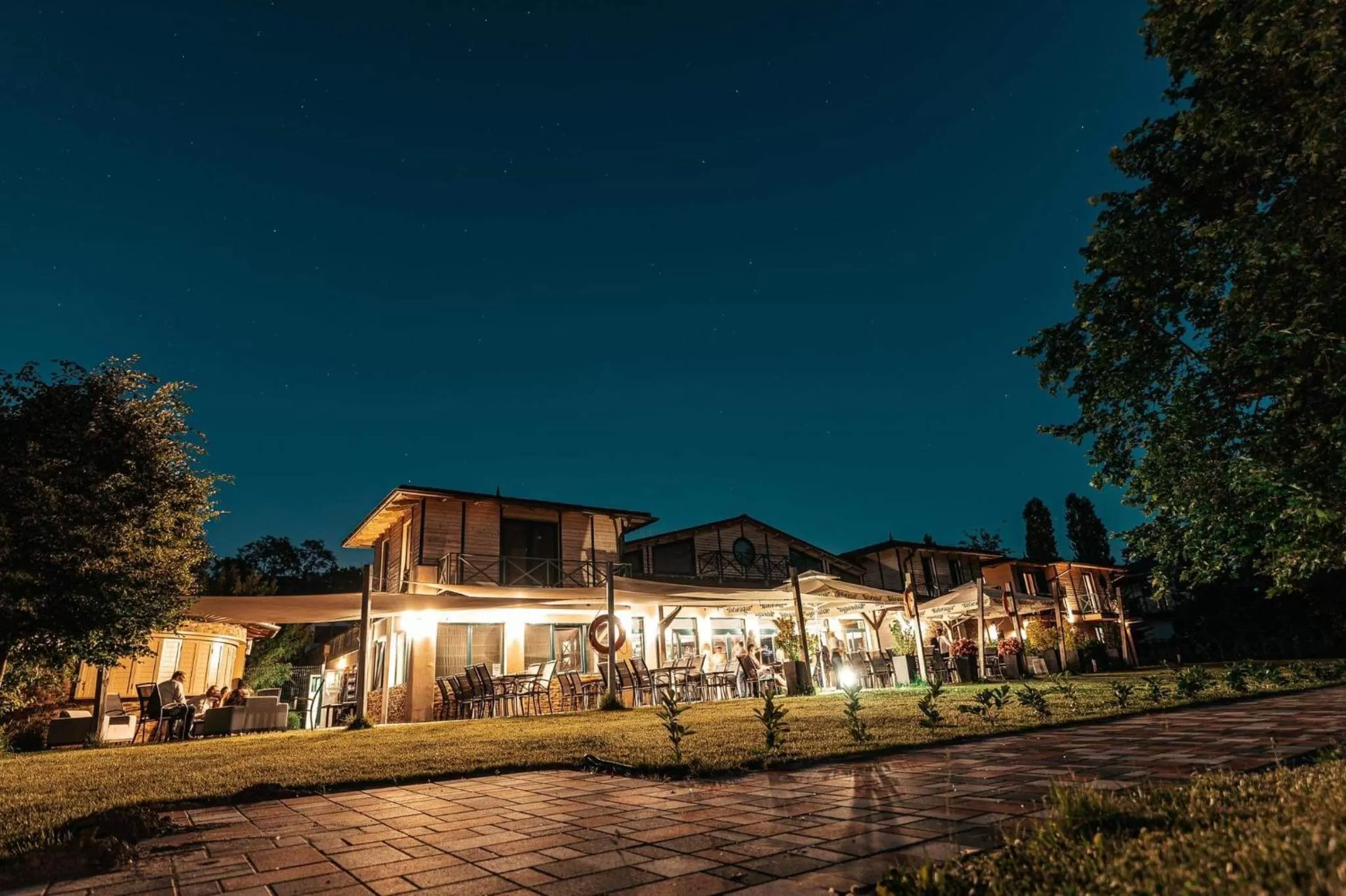 Property building in Duna Garden Hotel