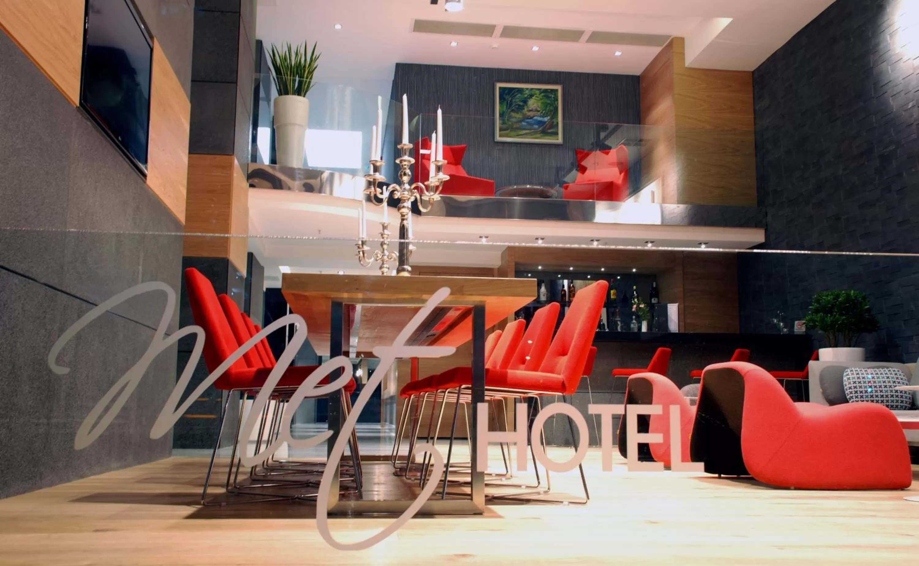 Lobby or reception in Met Hotel
