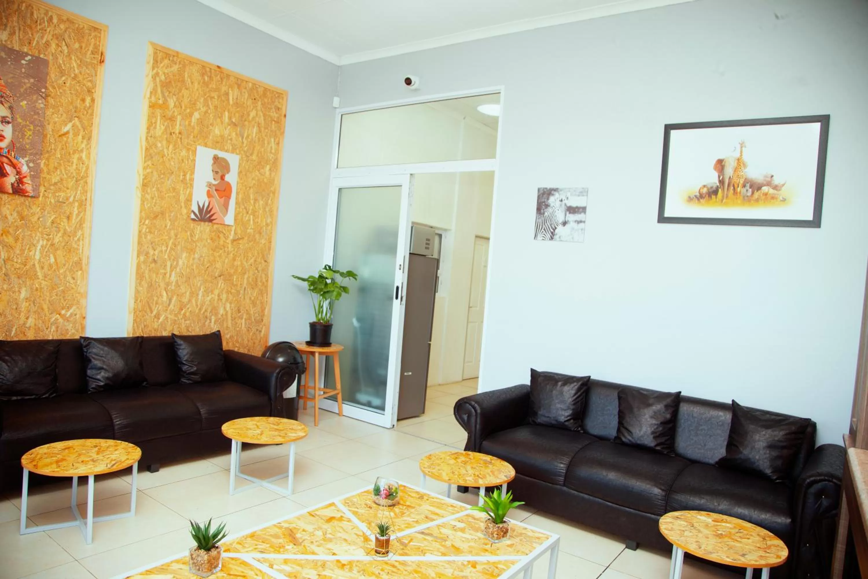 Seating area in lodgeon91