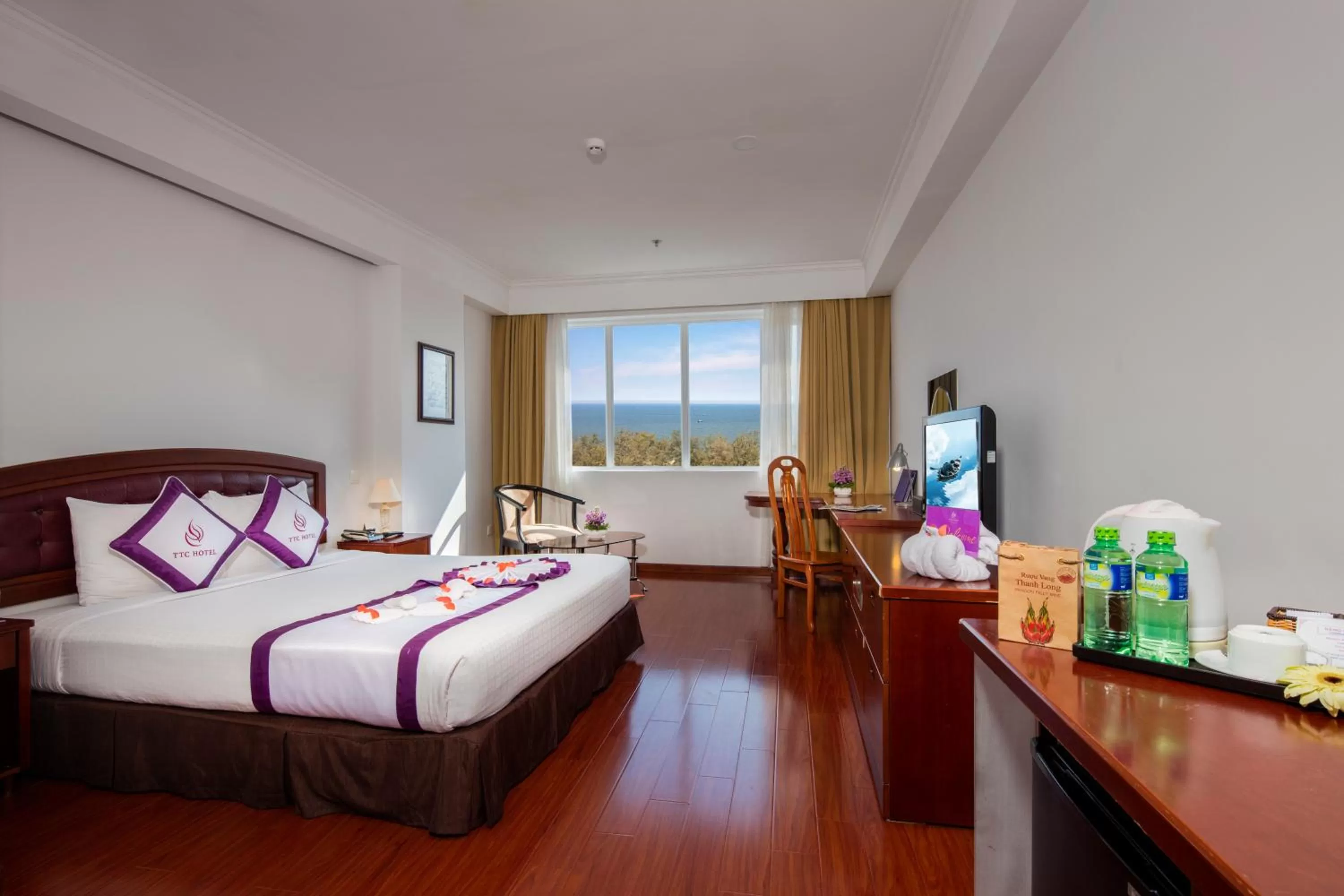 Deluxe King Room with Ocean View in TTC Hotel Phan Thiet