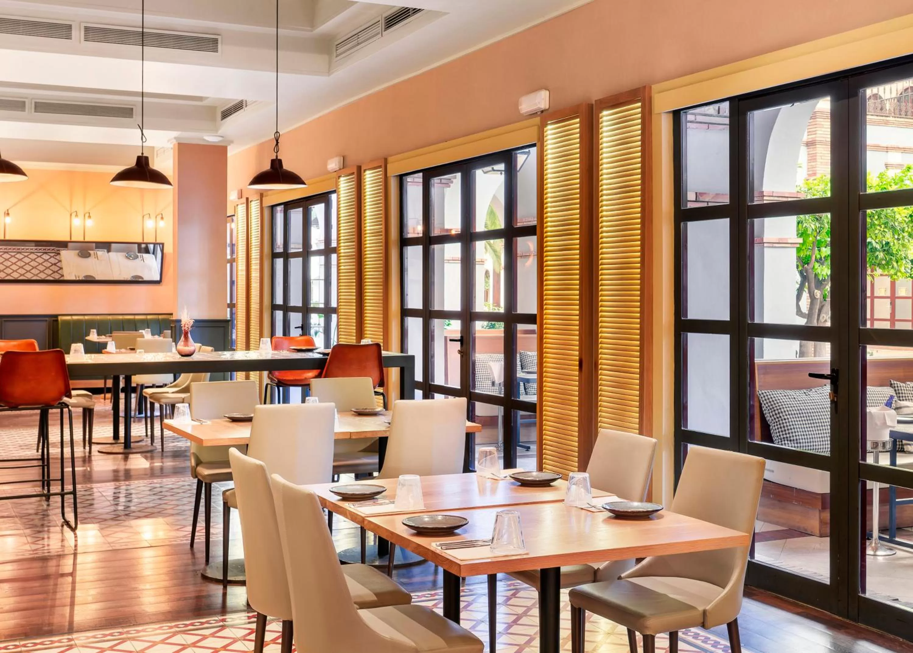 Restaurant/places to eat in Melia Villaitana