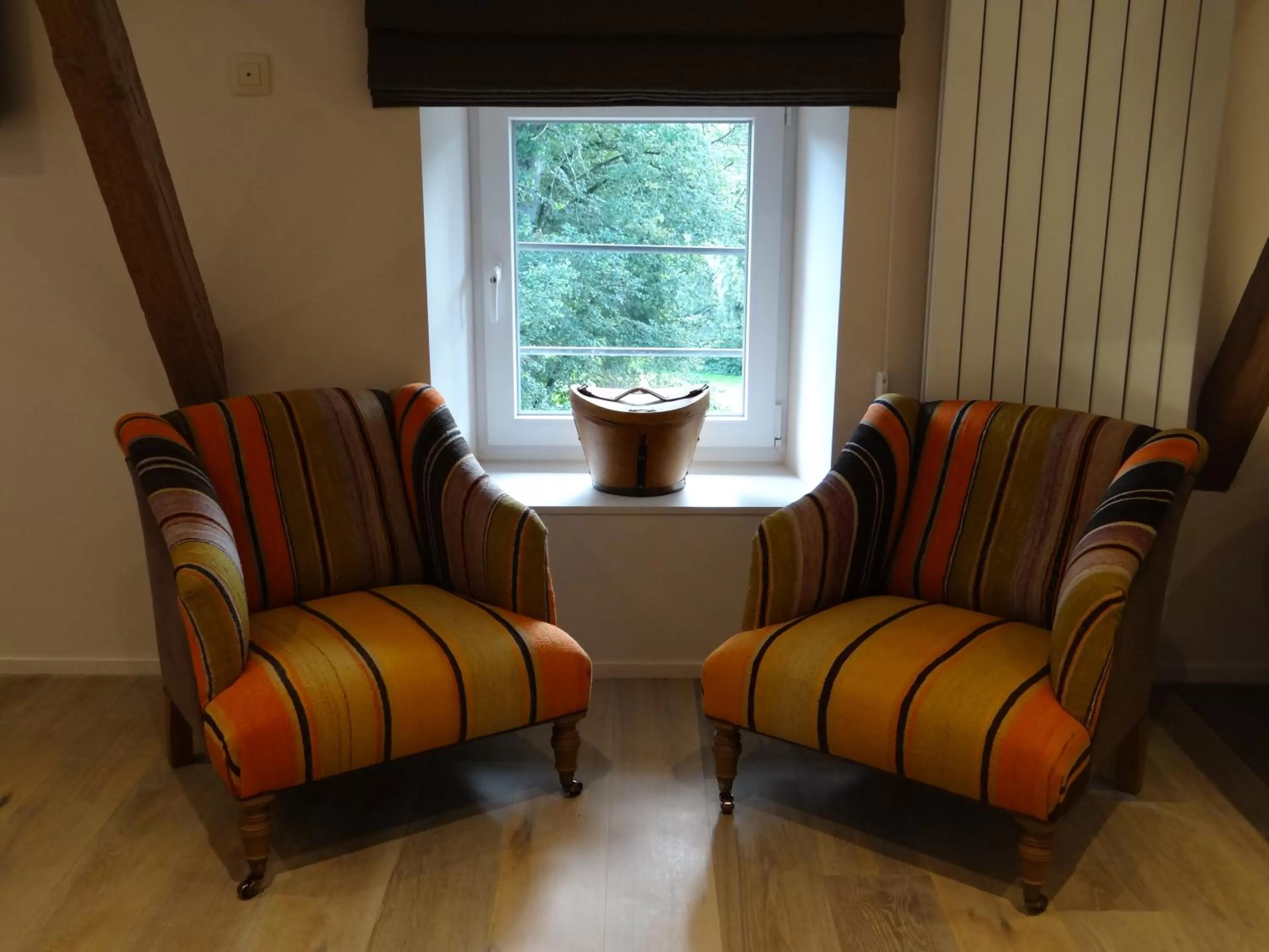 Photo of the whole room, Seating Area in B&B Les Tilleuls