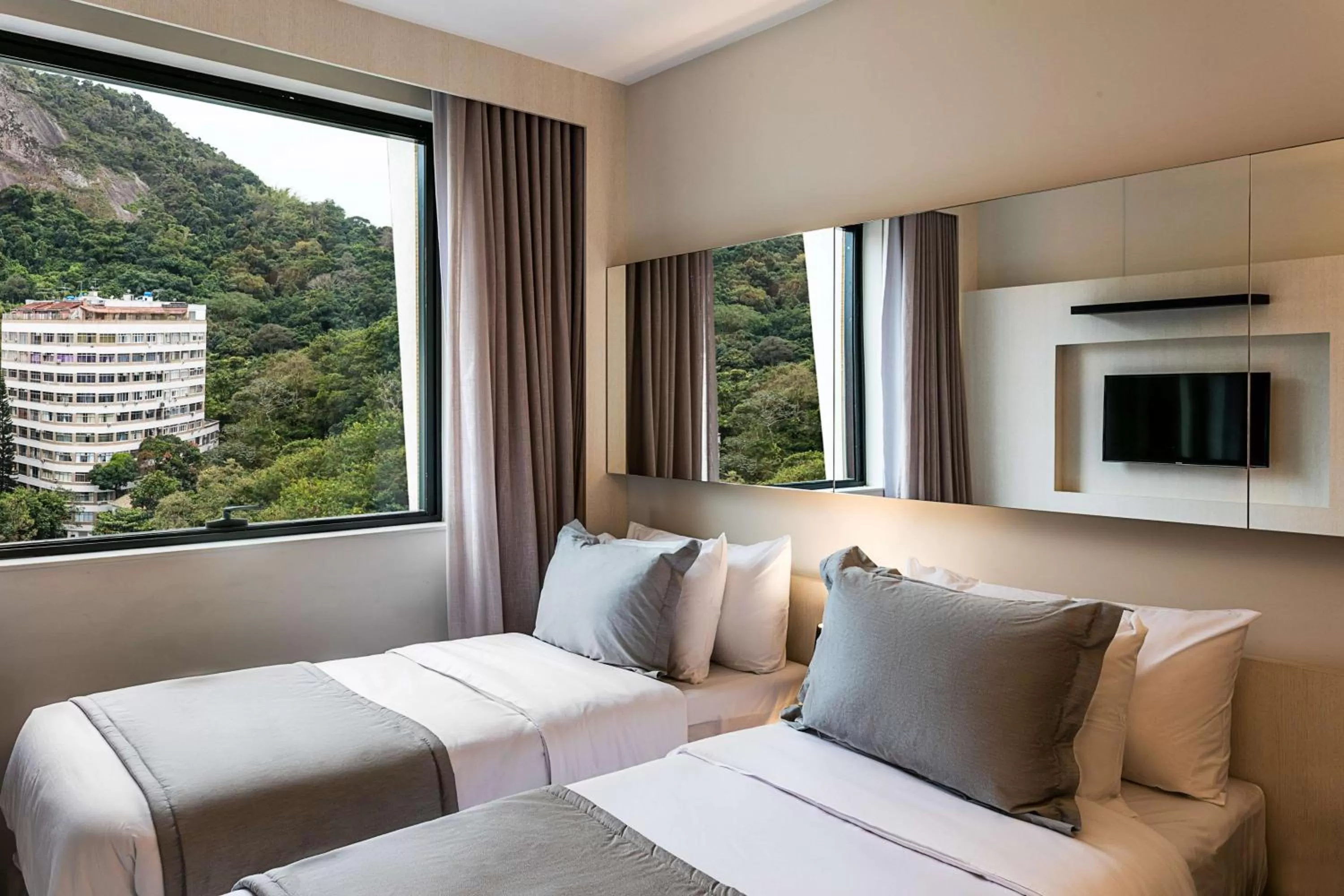 Photo of the whole room in Nobile Hotel Copacabana Design