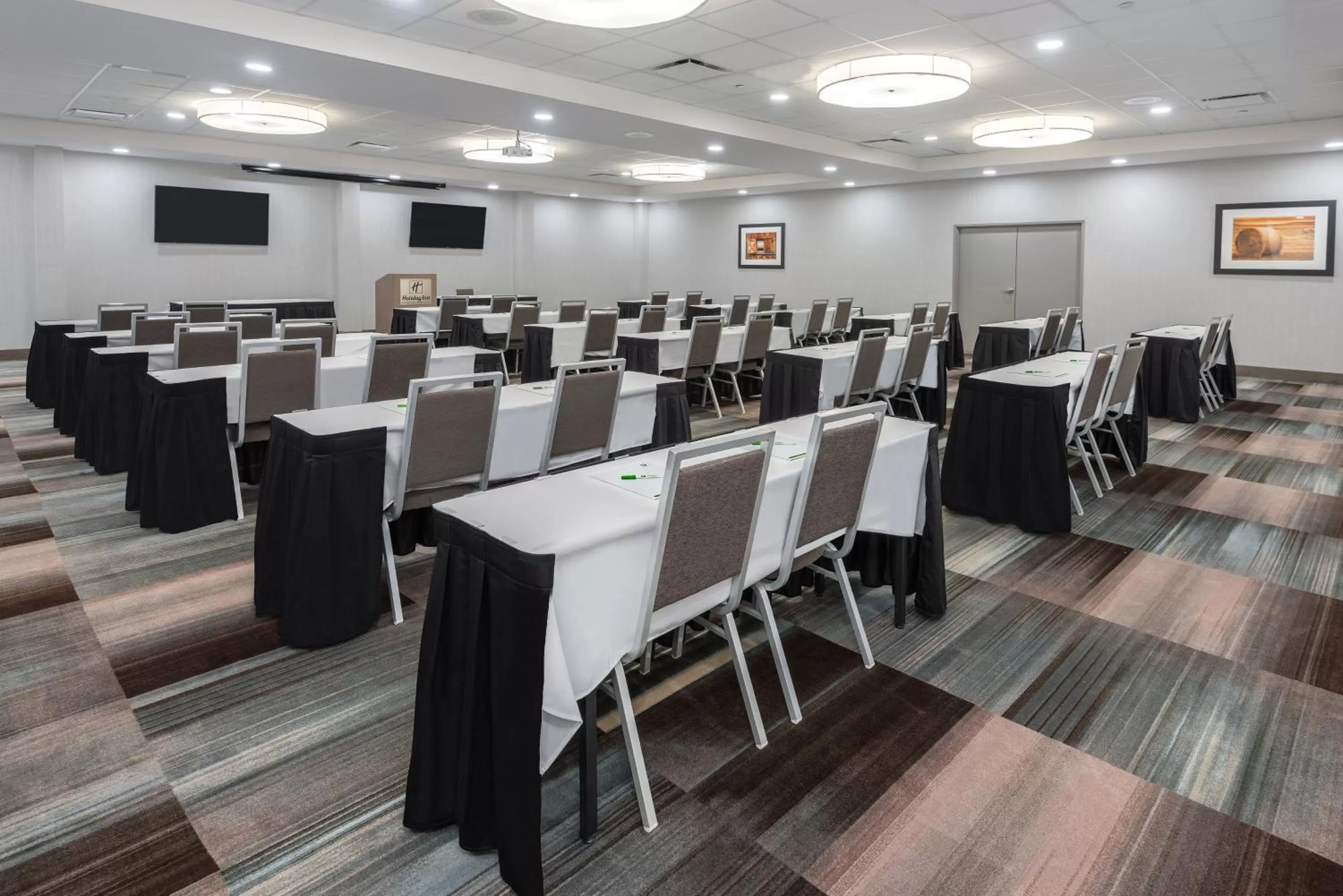 Meeting/conference room in Holiday Inn - Beaumont East-Medical Ctr Area by IHG