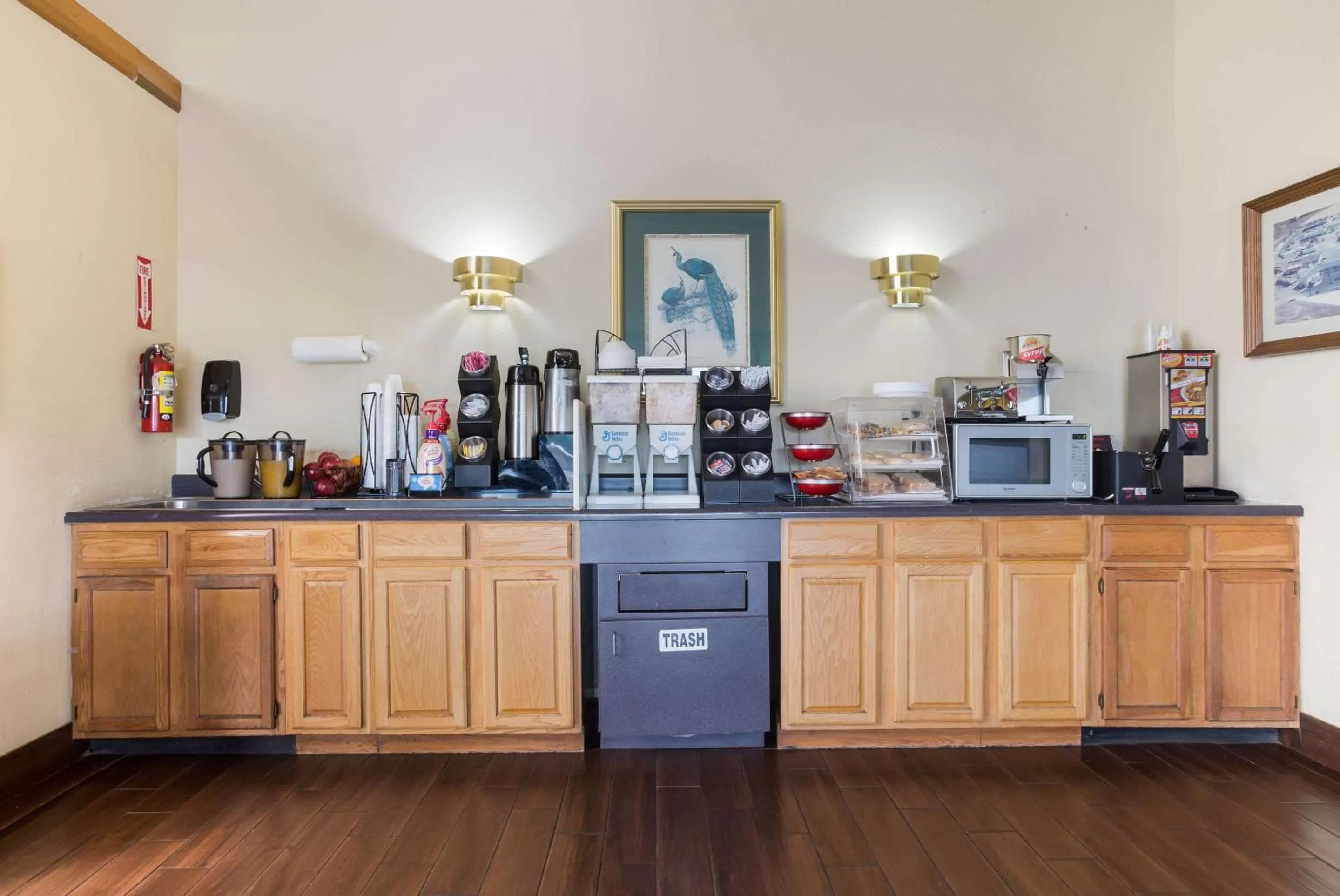 Restaurant/places to eat, Kitchen/Kitchenette in Econo Lodge Saint Robert