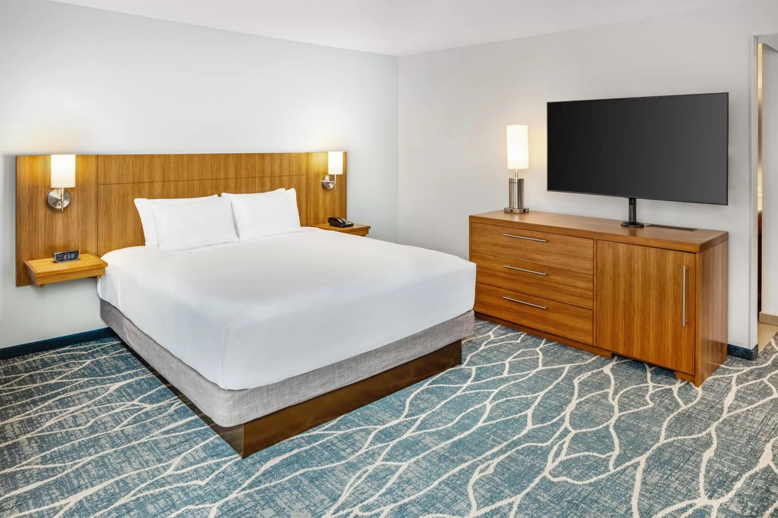 TV and multimedia, Bed in Hyatt Place Waikiki Beach