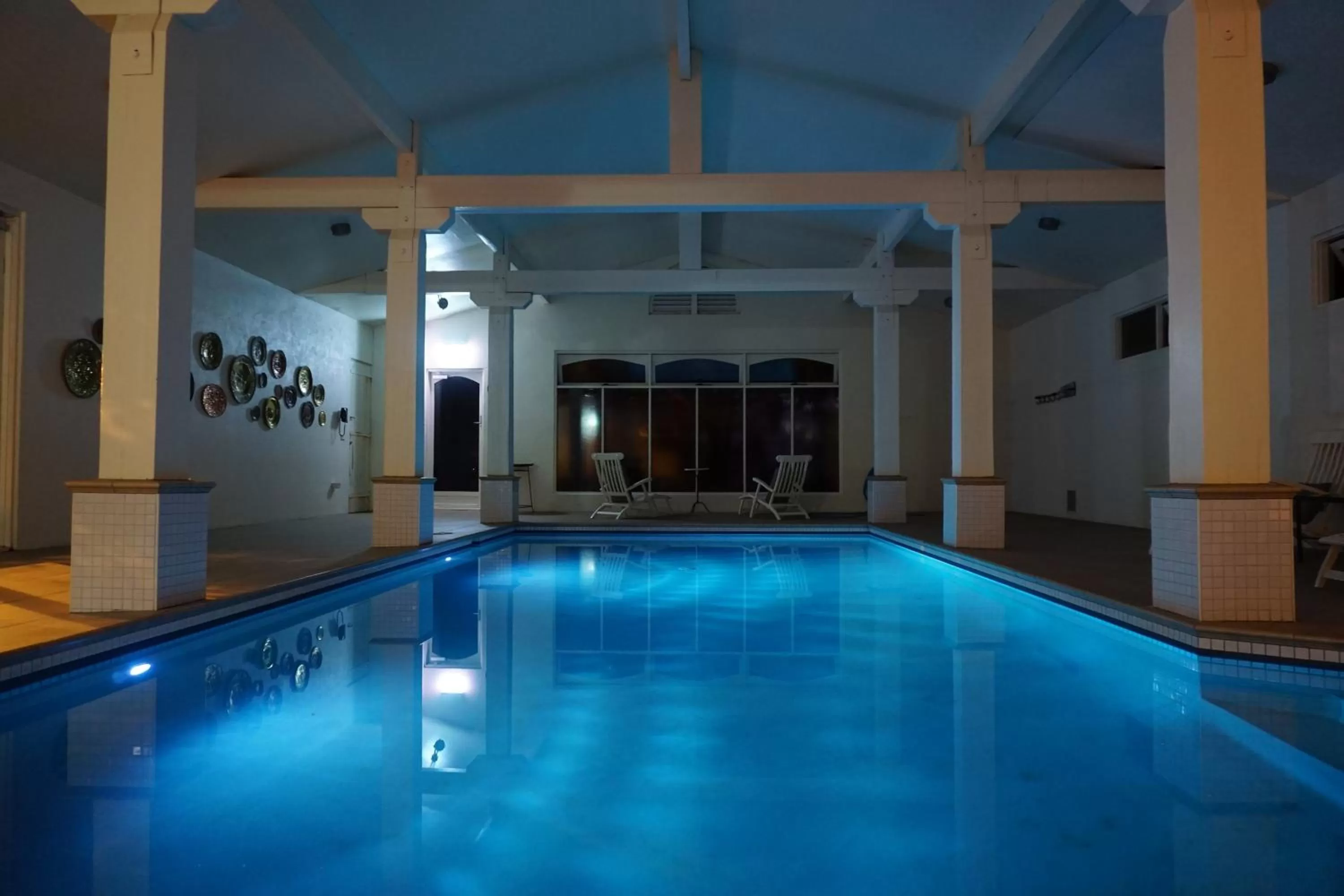 Swimming pool in Villa Howden