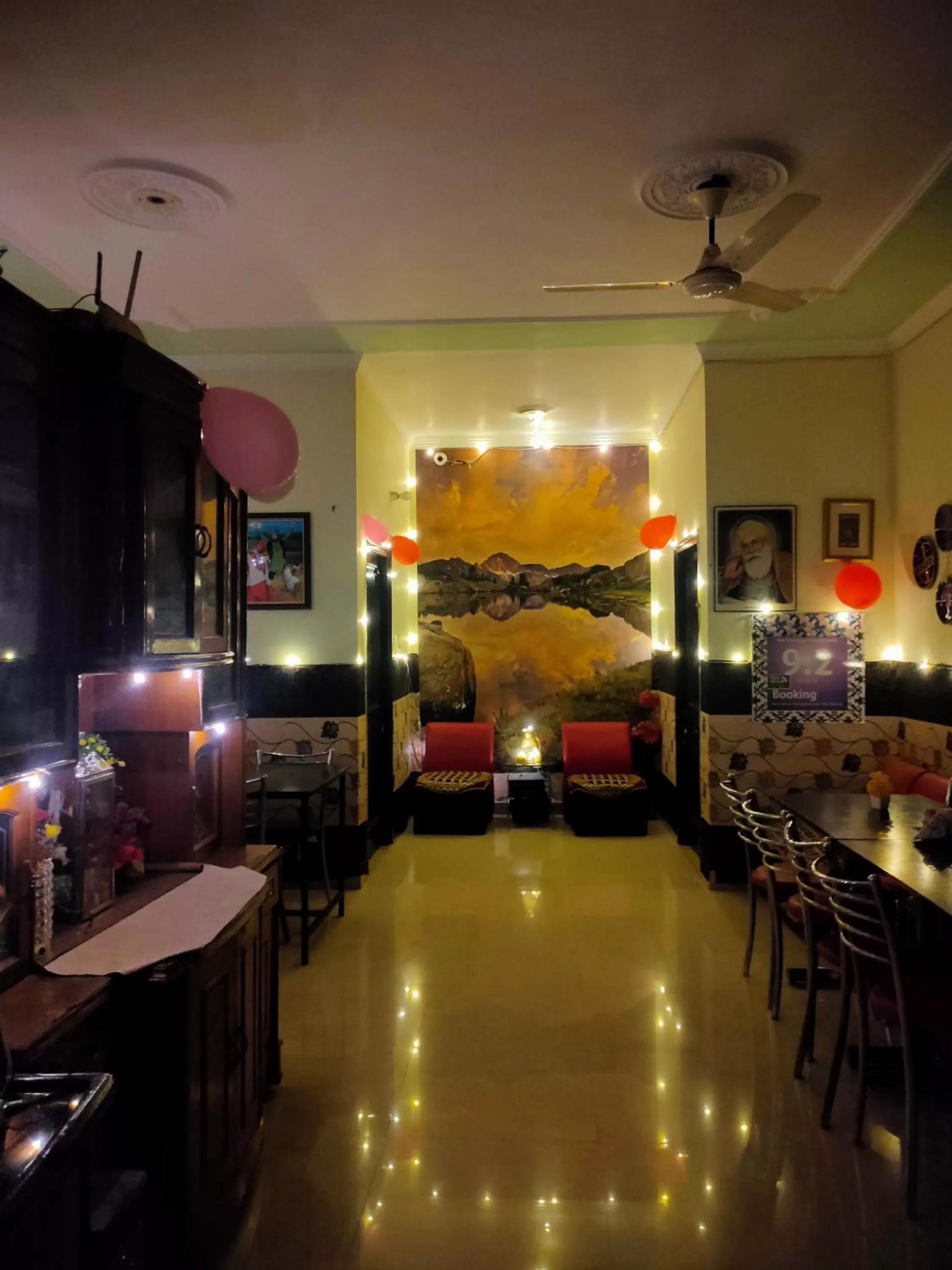 Seating area, Restaurant/Places to Eat in New Chandigarh Holiday Home