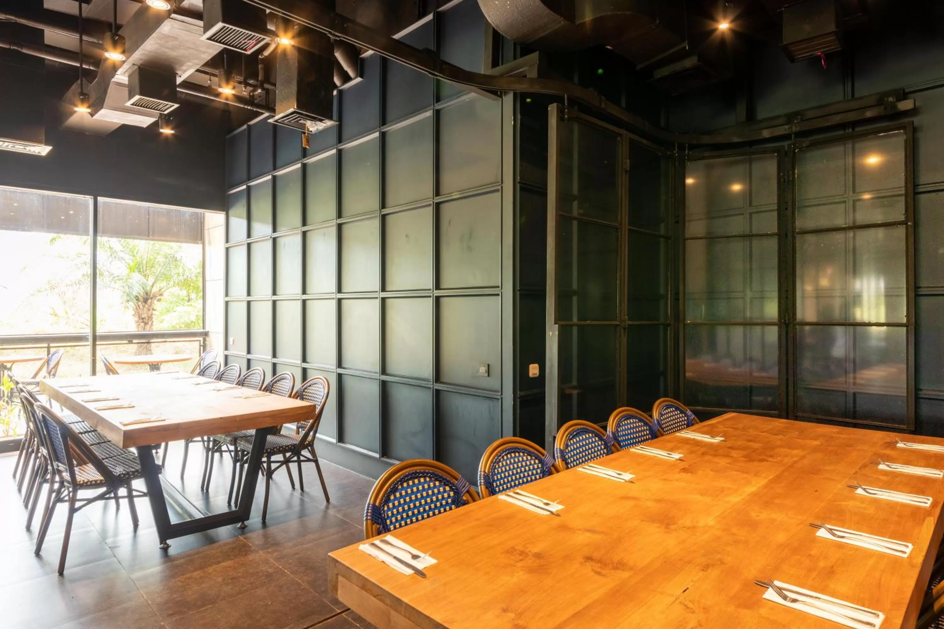 Restaurant/places to eat in Antero Hotel Jababeka Cikarang