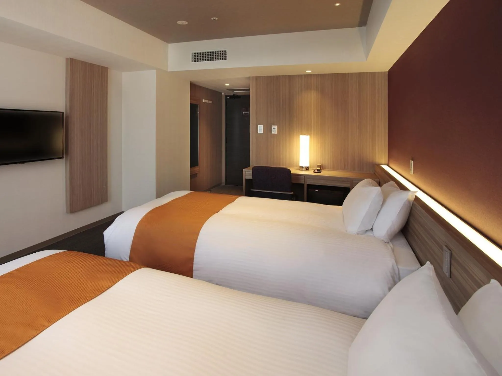 Photo of the whole room, Bed in El Inn Kyoto