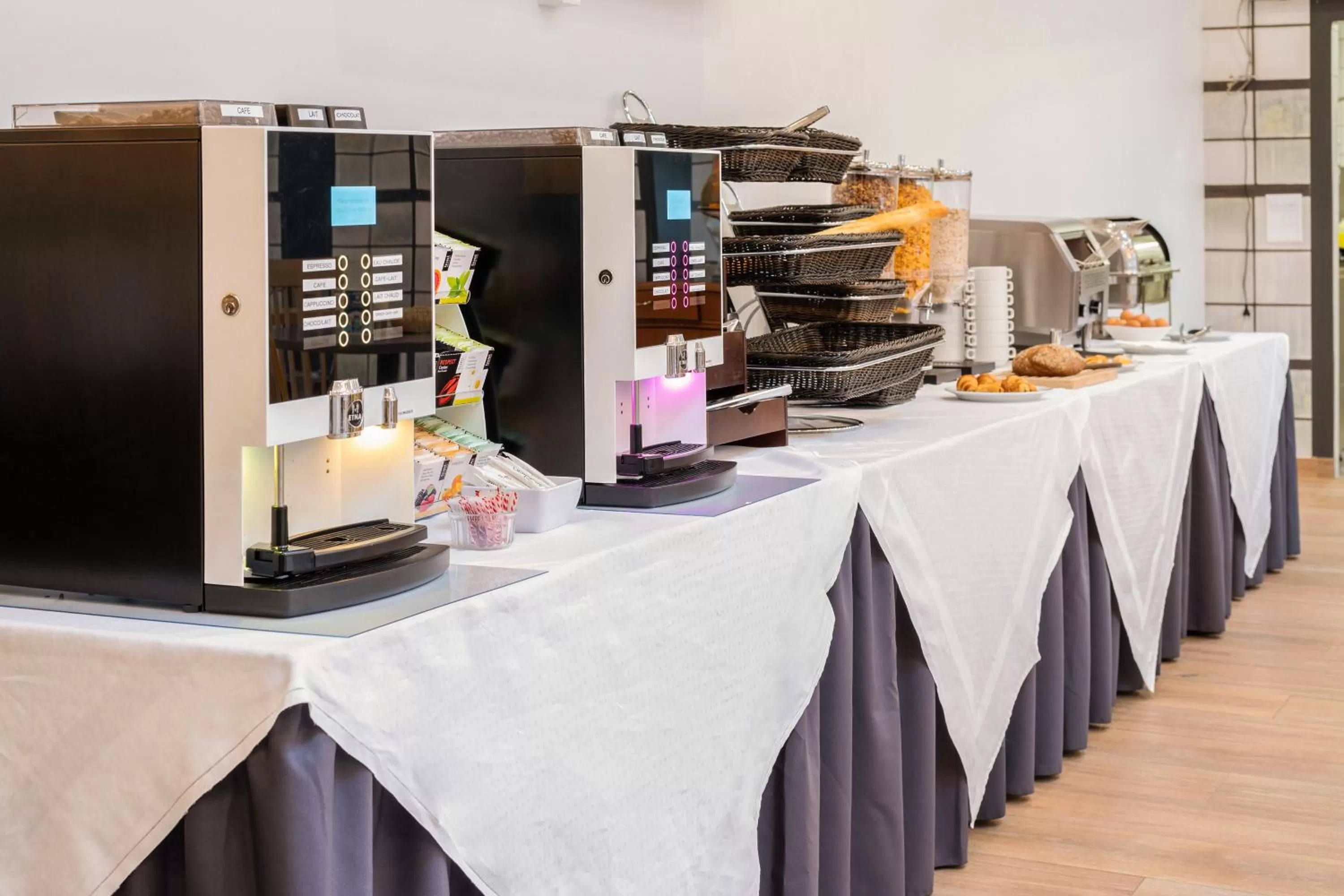 Food and drinks in Campanile Martigny