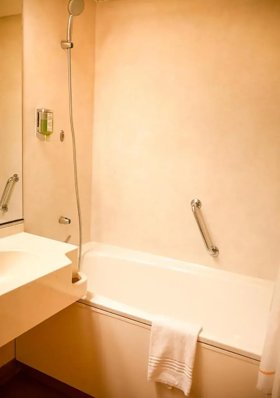 Standard Double Room in Hôtel des Thermes Les Dômes Standard Double Room in Hôtel des Thermes Les Dômes