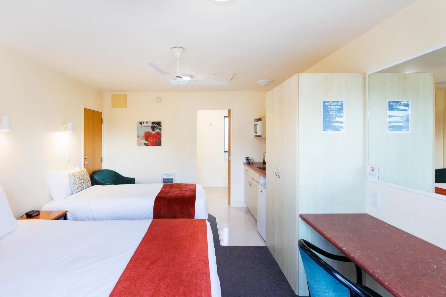 Photo of the whole room, Bed in Bella Vista Motel Palmerston North