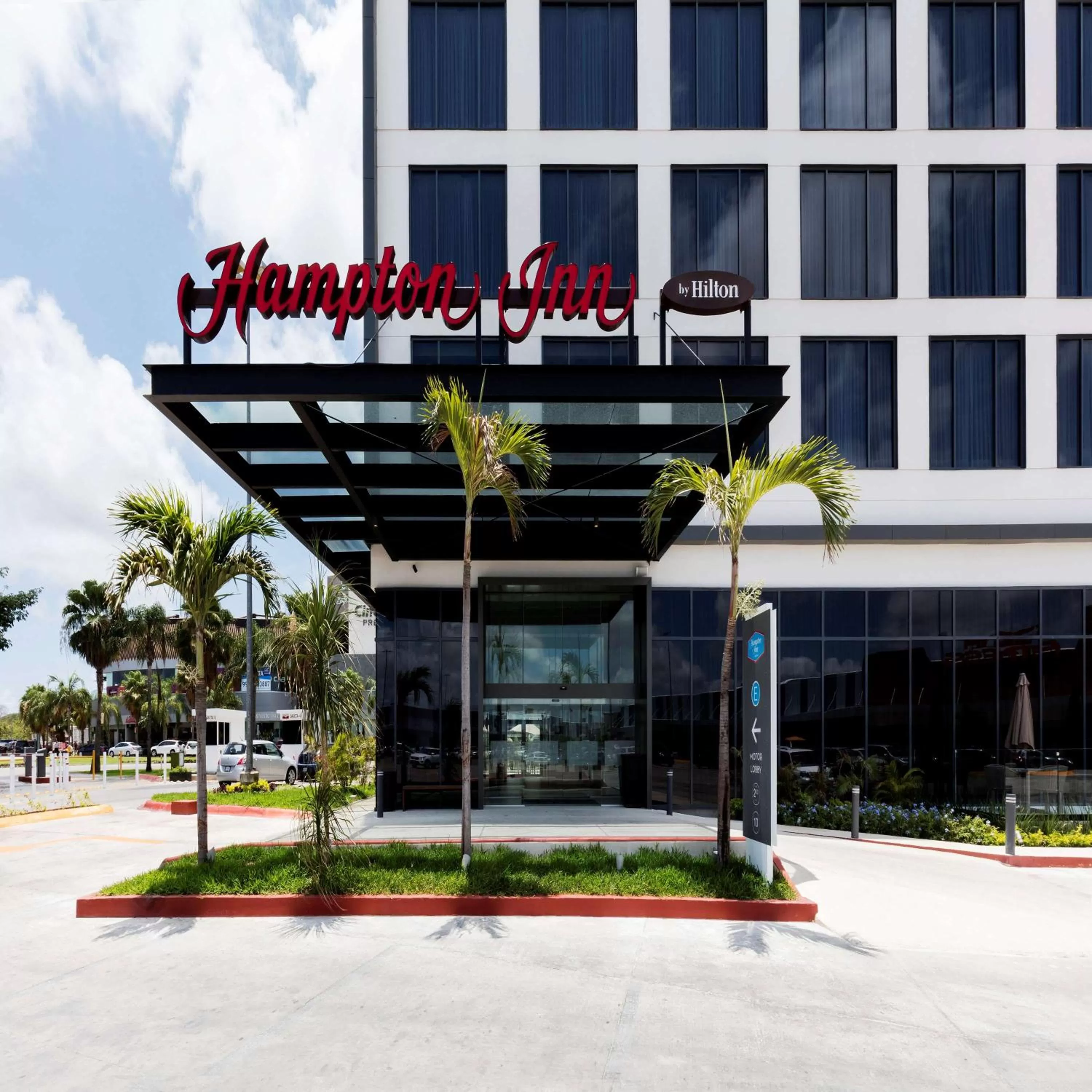 Property building in Hampton Inn By Hilton Cancun Cumbres